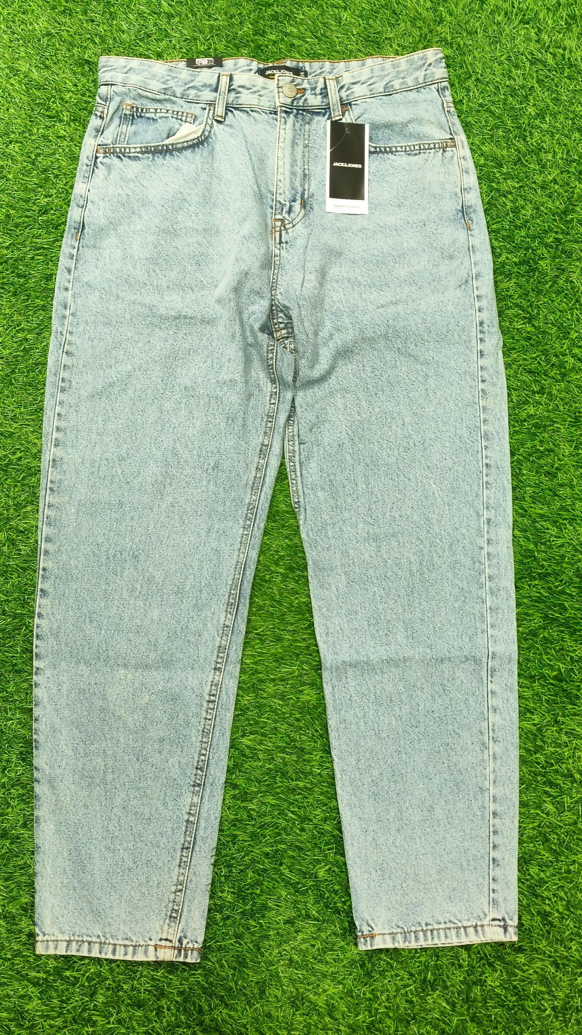Jack & Jones
Men Straight Fit Low-Rise Ice Wash Denim