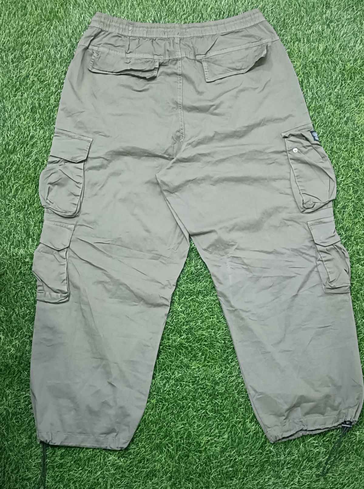 Men's Olive green  8 Pocket Balloon Fit Cargo Pants with Drawstring Elastic Waist and Bottom Adjustable Elastic Light Weight Trousers