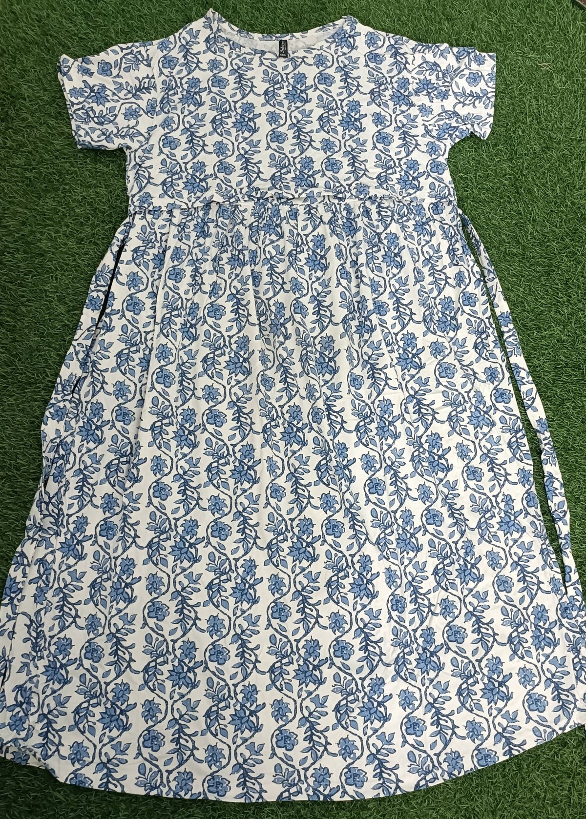 Ladie's Knitted Fabric Off-White & Blue Floral Printed Feeding Kurti / Maternity Nighty with Side Tie-Up