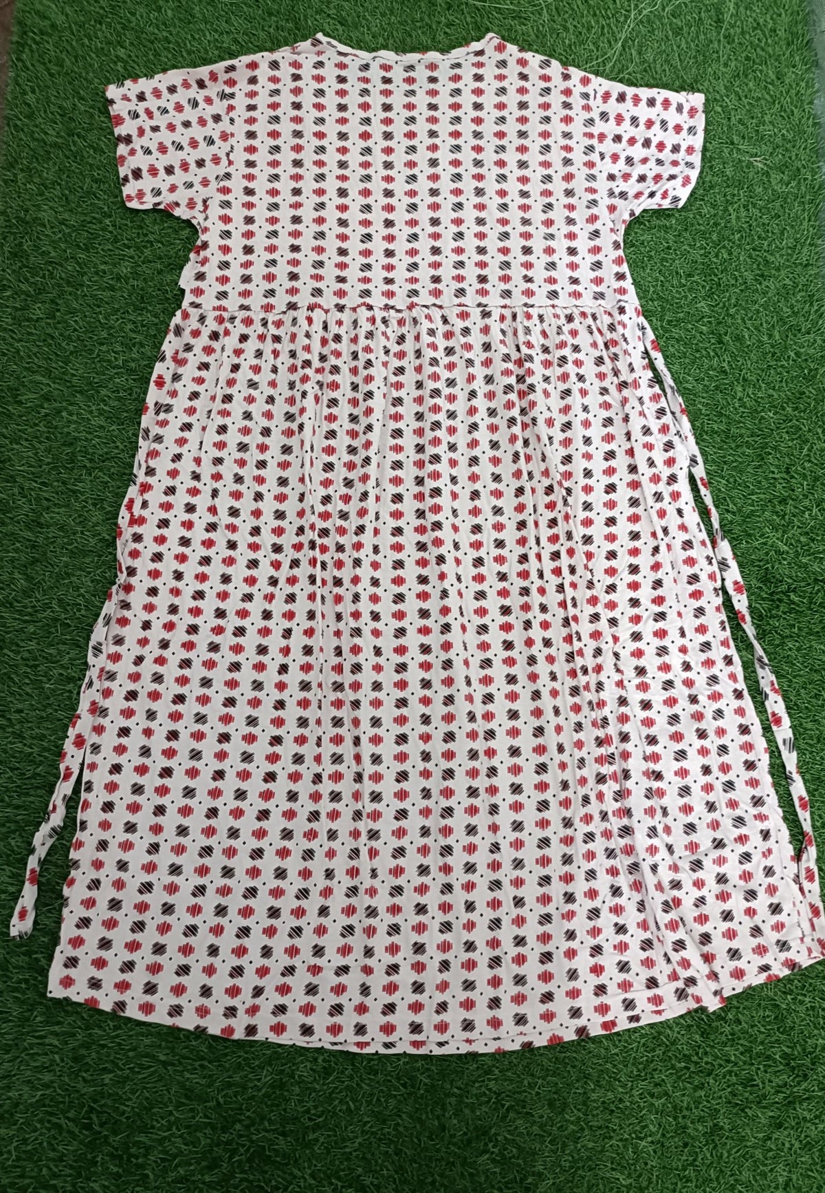 Ladie's Knitted Fabric White Red & Black Geometric Print Feeding Kurti / Maternity Nighty with Concealed Nursing Access