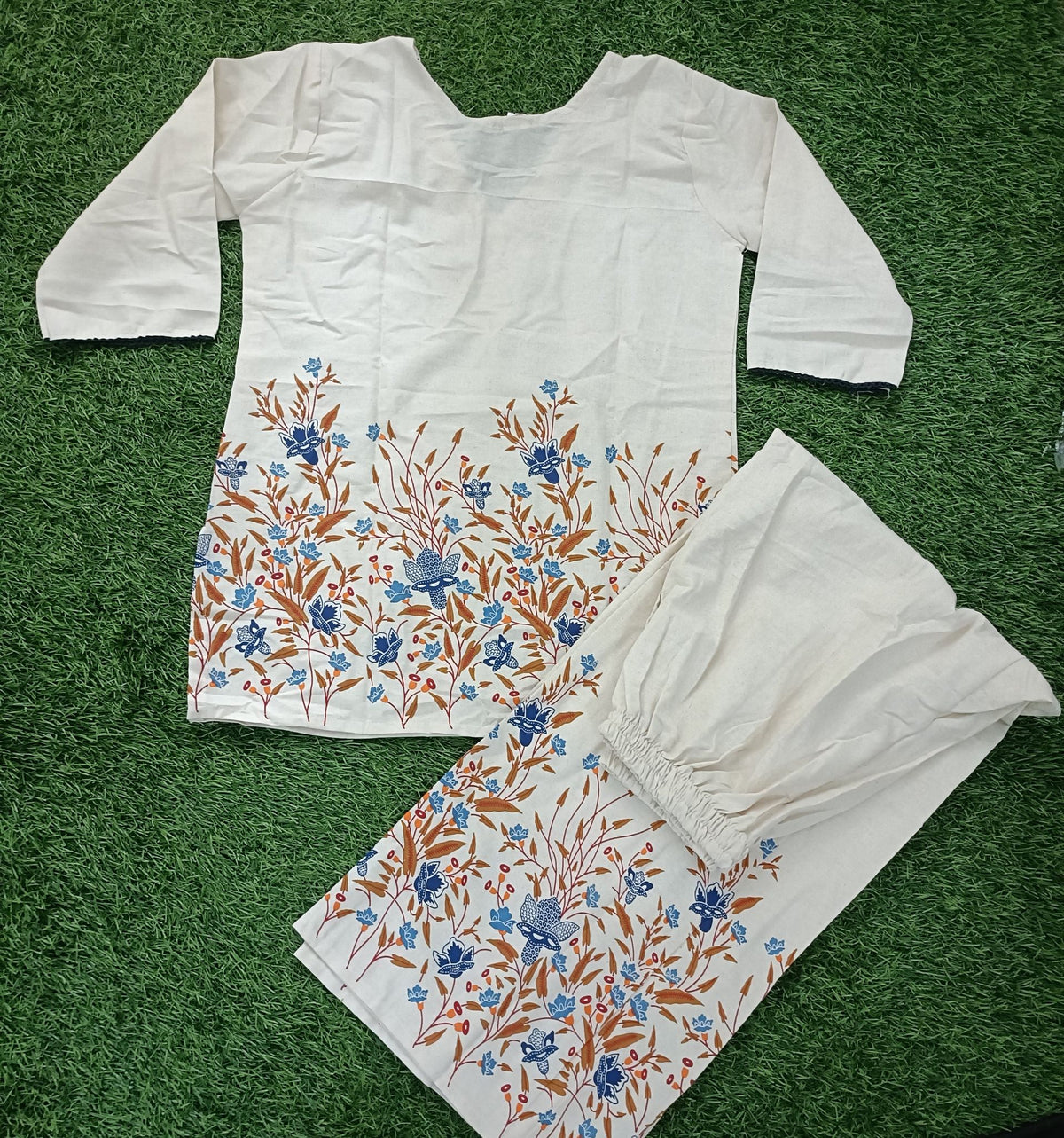 Women’s Off-White Cotton Floral Printed Full-Sleeve top and Pant Set