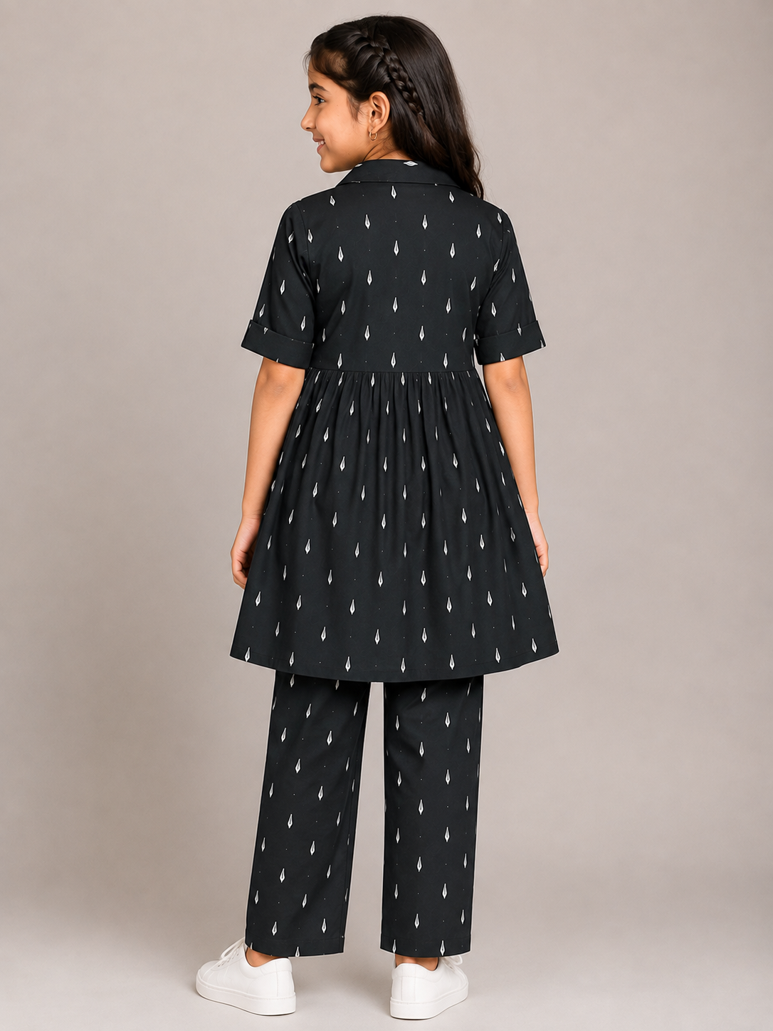 Girls Black & Cream Printed Cuban Collar Half Sleeve Pleated Fit & Flare Western Frock