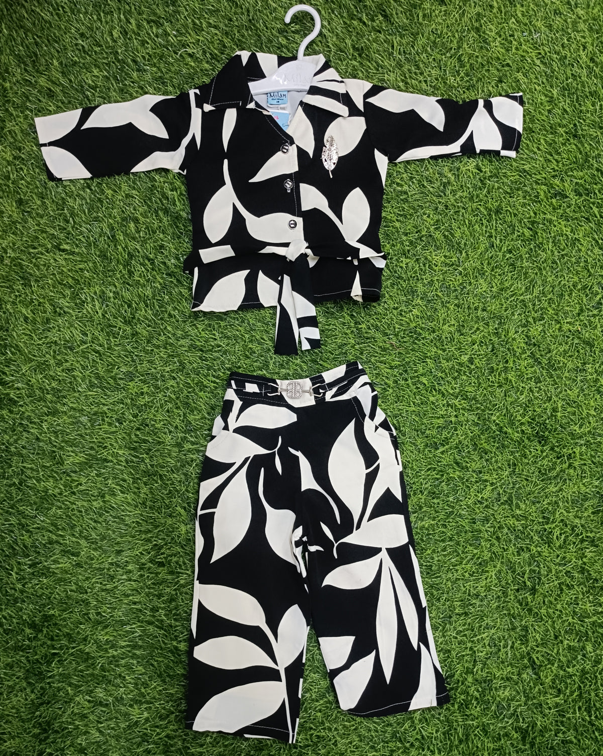 Girls Black & White Colour Leaf Print Shirt & Straight-Cut Pant Set