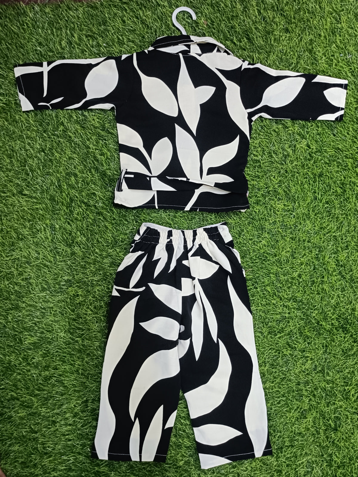 Girls Black & White Colour Leaf Print Shirt & Straight-Cut Pant Set