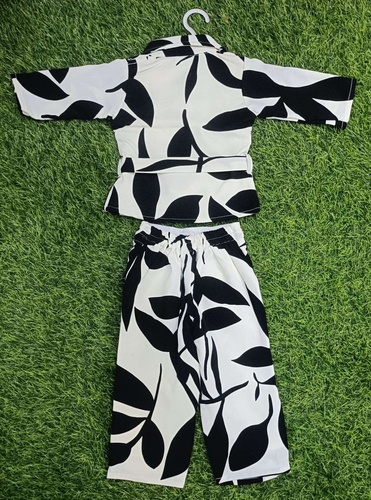 Girls Black & White Leaf Print Shirt & Straight-Cut Pant Set