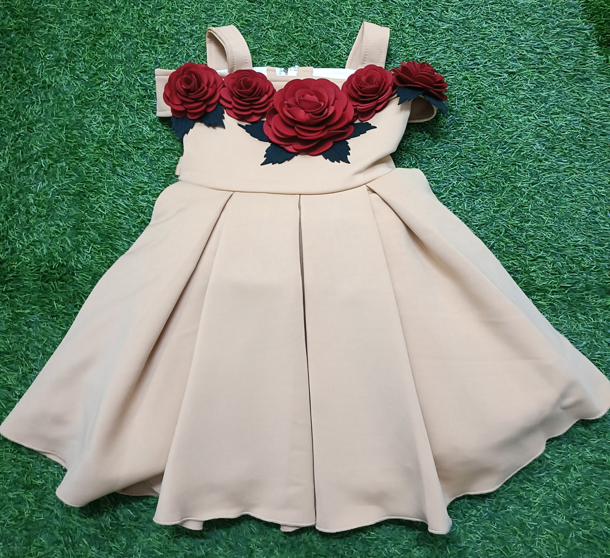 Girls Dark Beige Red Rose Applique Sleeveless Party Frock