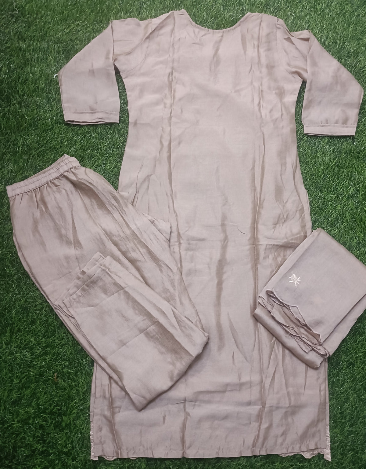 Women’s Light Taupe Silk Blend Embroidered 3-Piece Kurti set