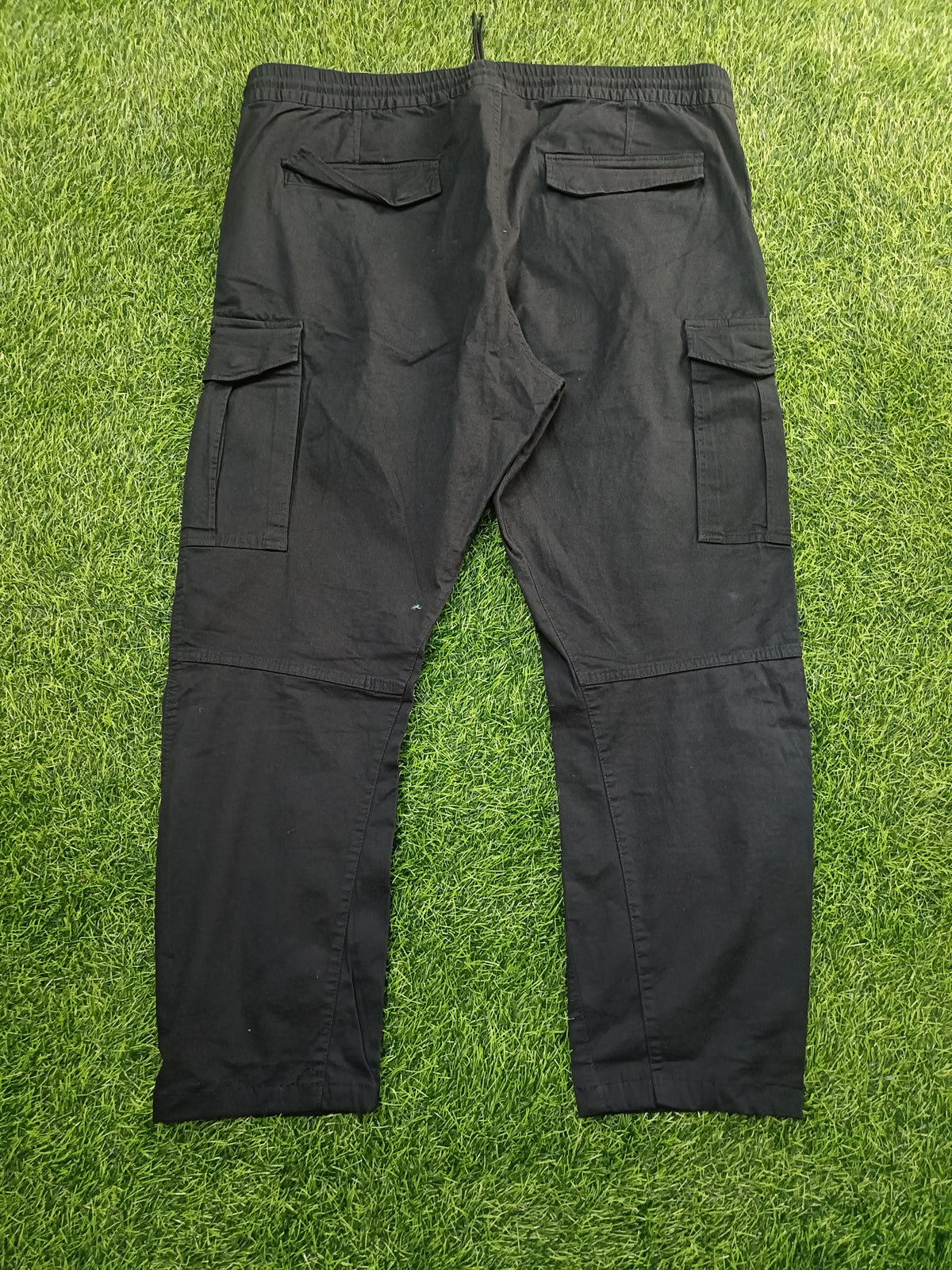 Men’s Black Relaxed Cargo Pant