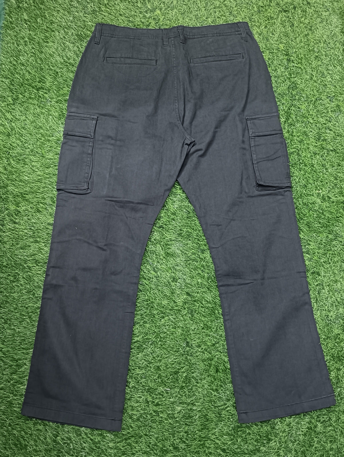 Men’s Dark Grey 6-Pocket Cargo Pant