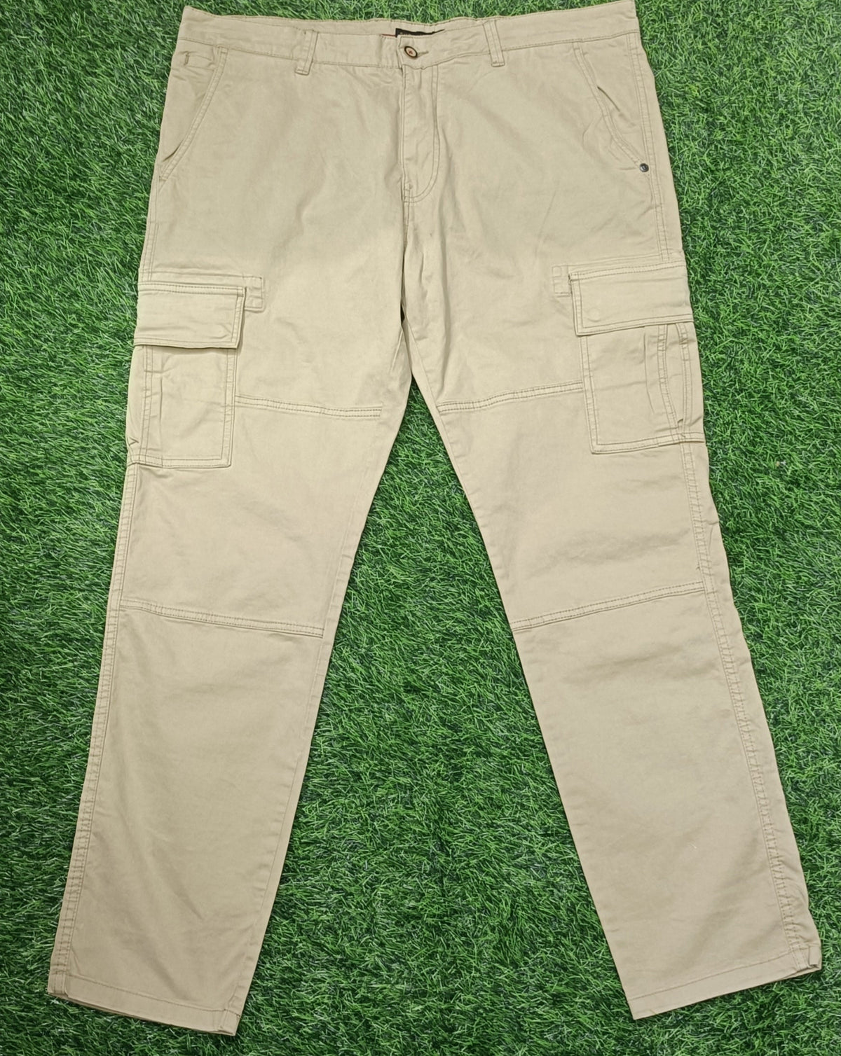 Men’s Khaki Beige 6-Pocket Cargo Pant