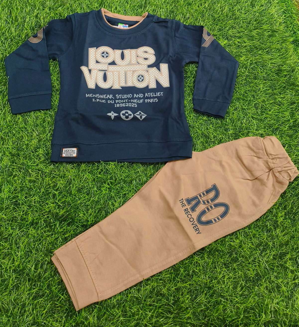 Kids Navy Blue Printed Full Sleeve T-Shirt & Camel Brown Pant Set