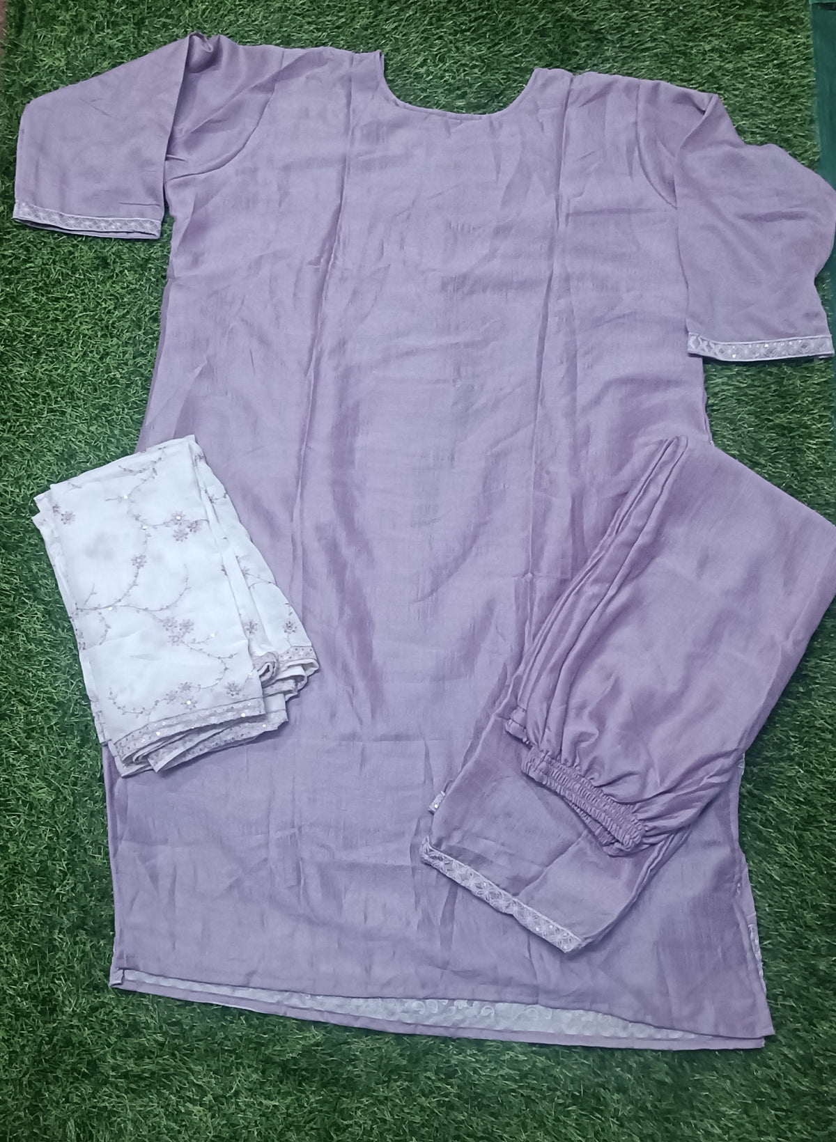 Women’s Dusty Lavender Floral Embroidered Rayon 3-Piece Kurthi Set