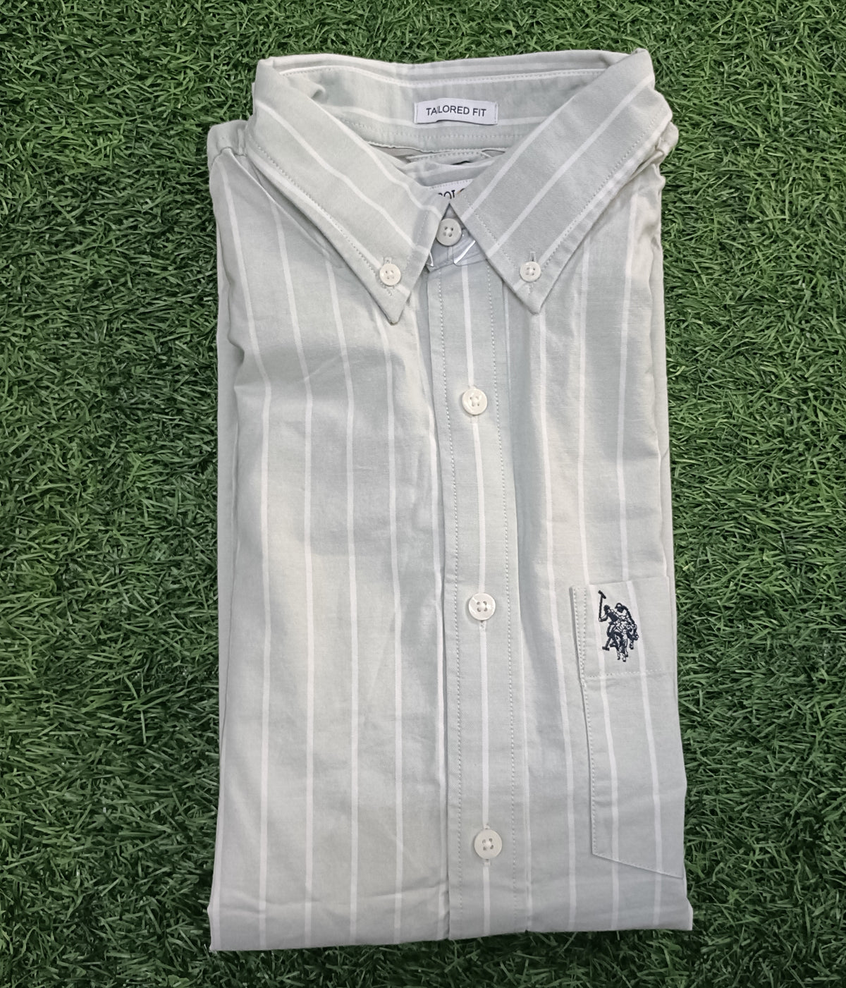 Men’s Dark Green Solid Button-Down Collar Full Sleeve Shirt