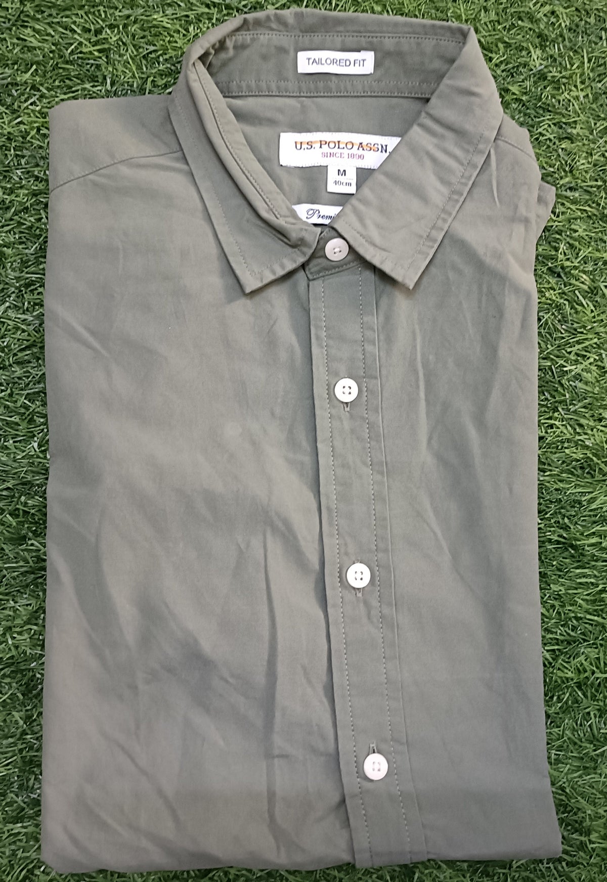 Men’s Light Olive Green Solid Collared Shirt