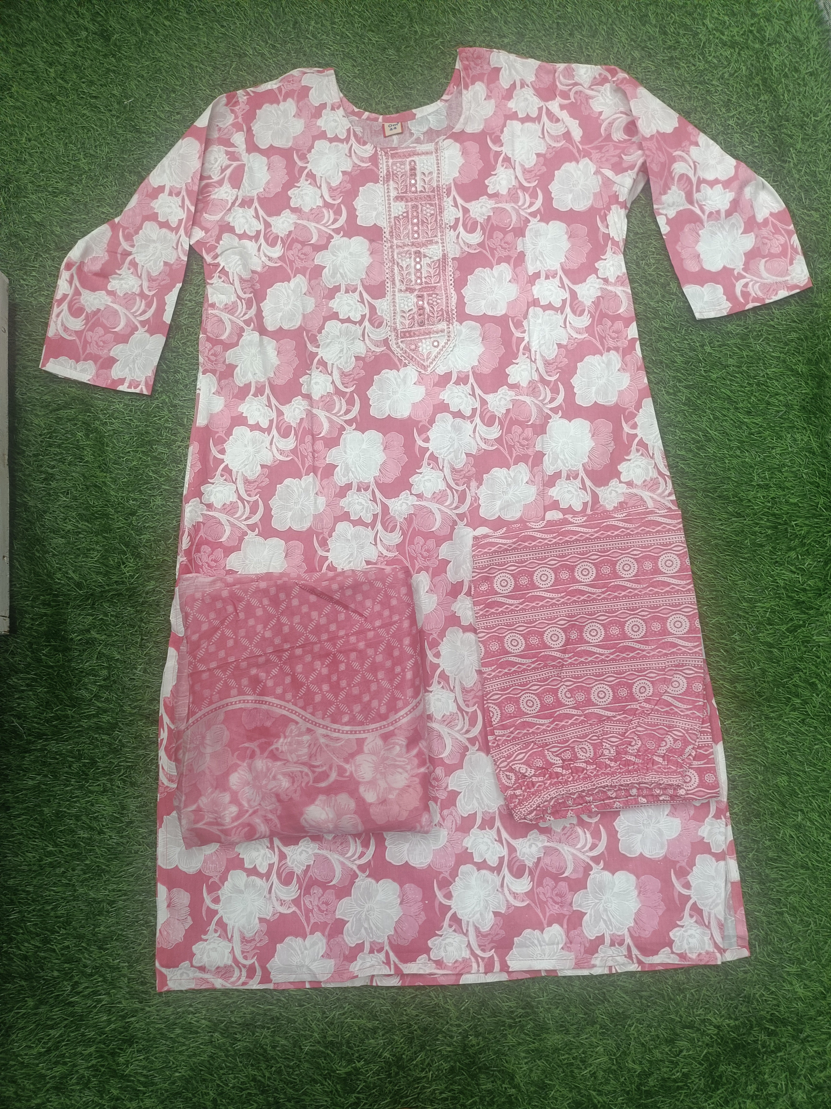 Vibrant Pink and White Floral Printed 3-Piece Kurti Set with Side Slits