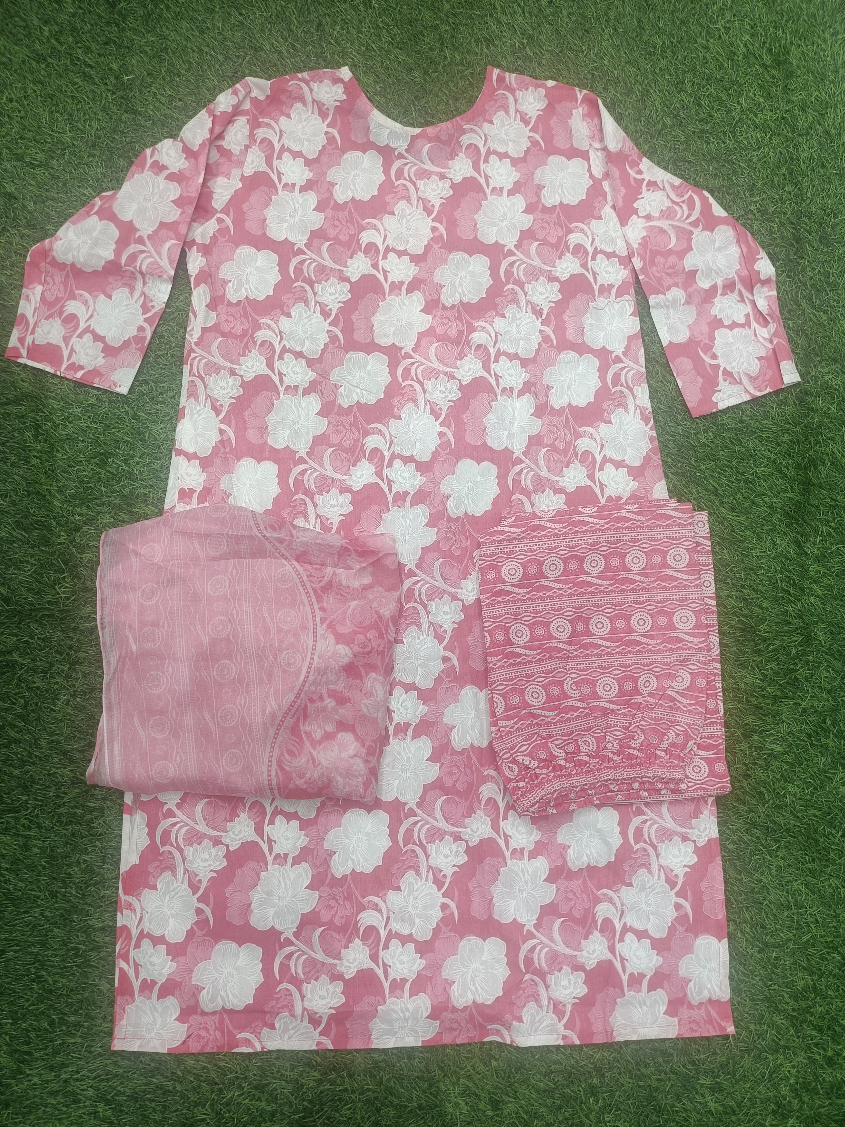 Vibrant Pink and White Floral Printed 3-Piece Kurti Set with Side Slits