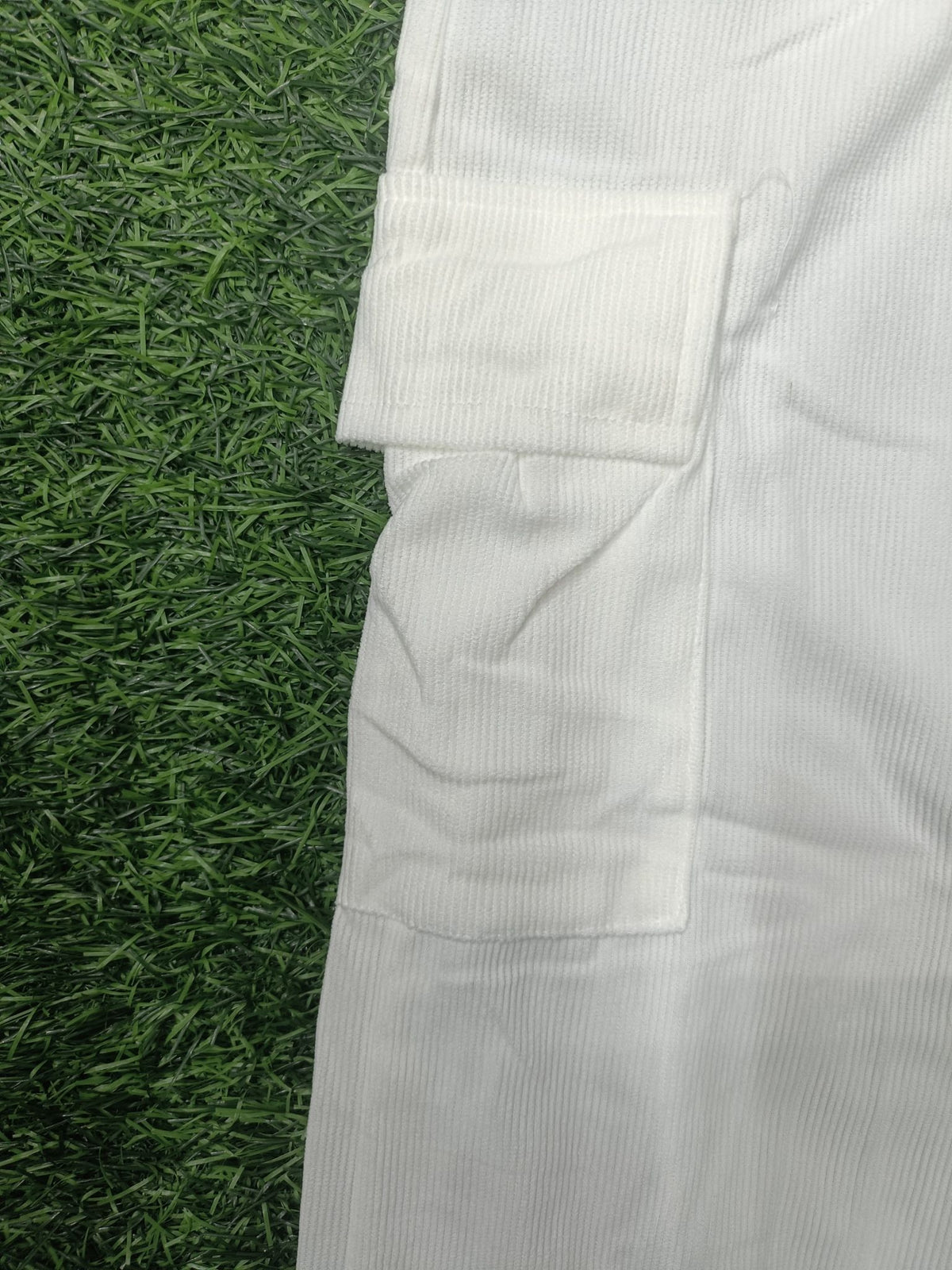 Men's White Sporty Cargo Track Pants with Zipper Pockets