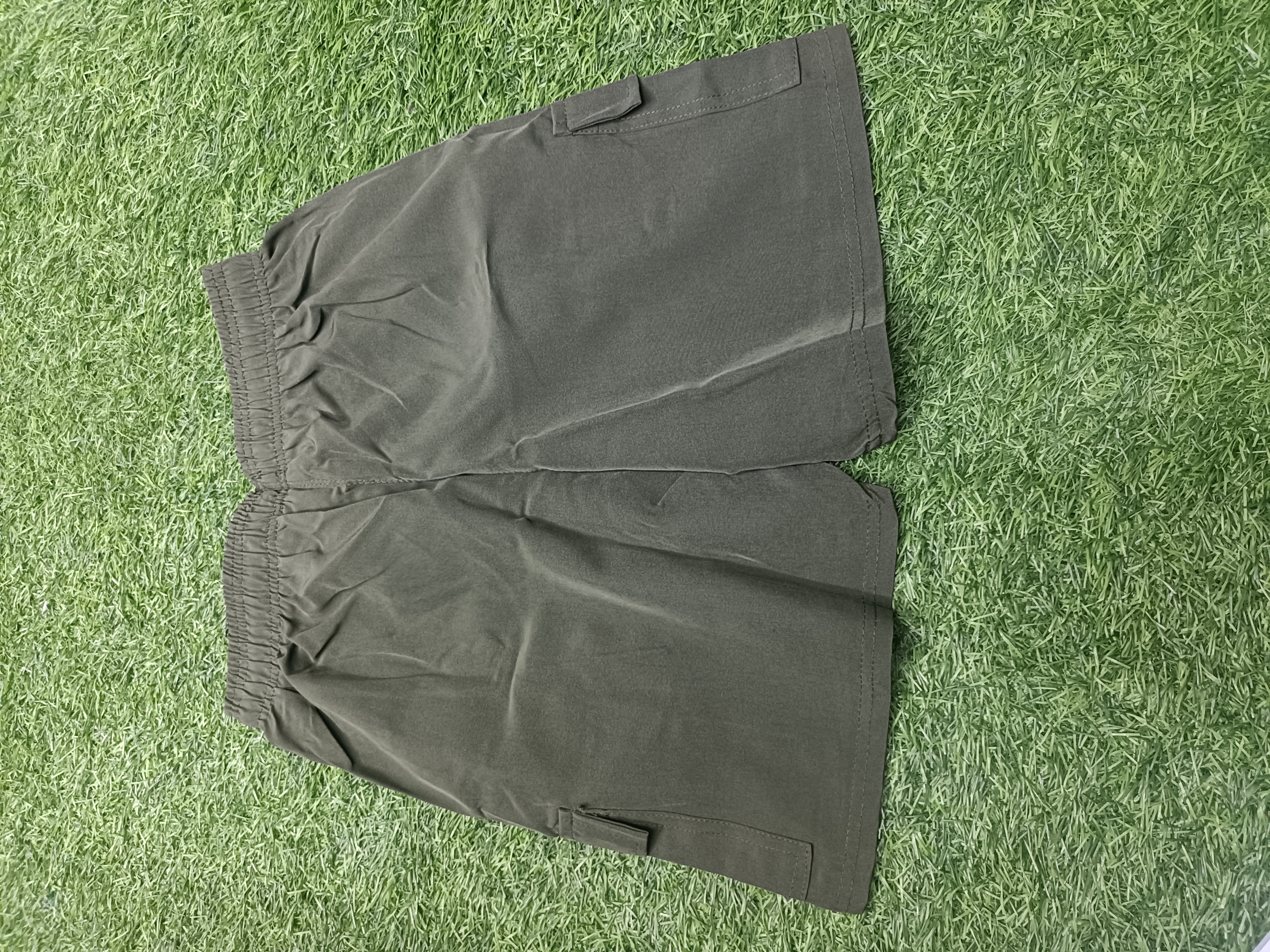 Men's Elastic Waist Olive Green Cargo Shorts with Zipper Pocket