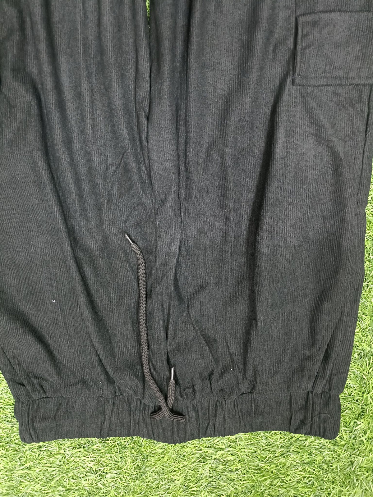 Men's Black Sporty Cargo Track Pants with Zipper Pockets