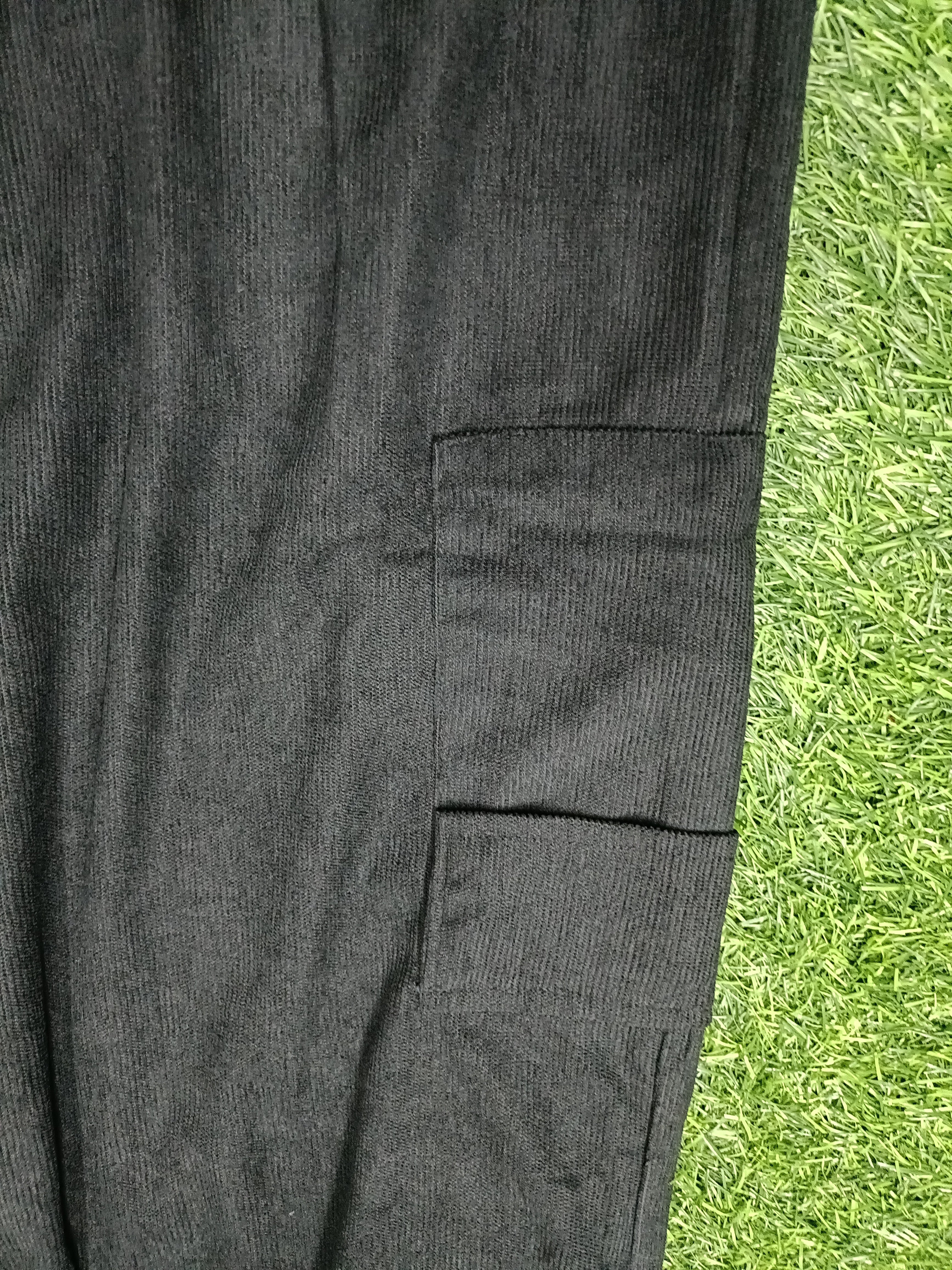 Men's Black Sporty Cargo Track Pants with Zipper Pockets