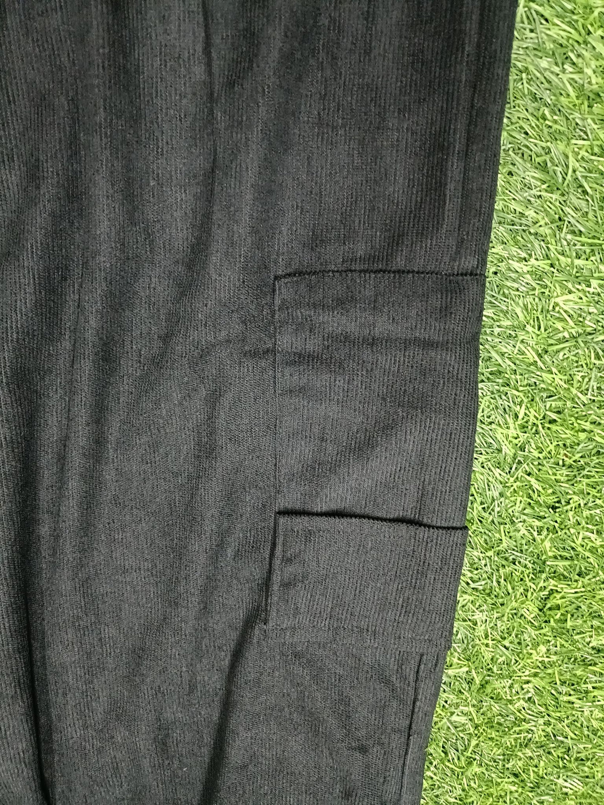 Men's Black Sporty Cargo Track Pants with Zipper Pockets