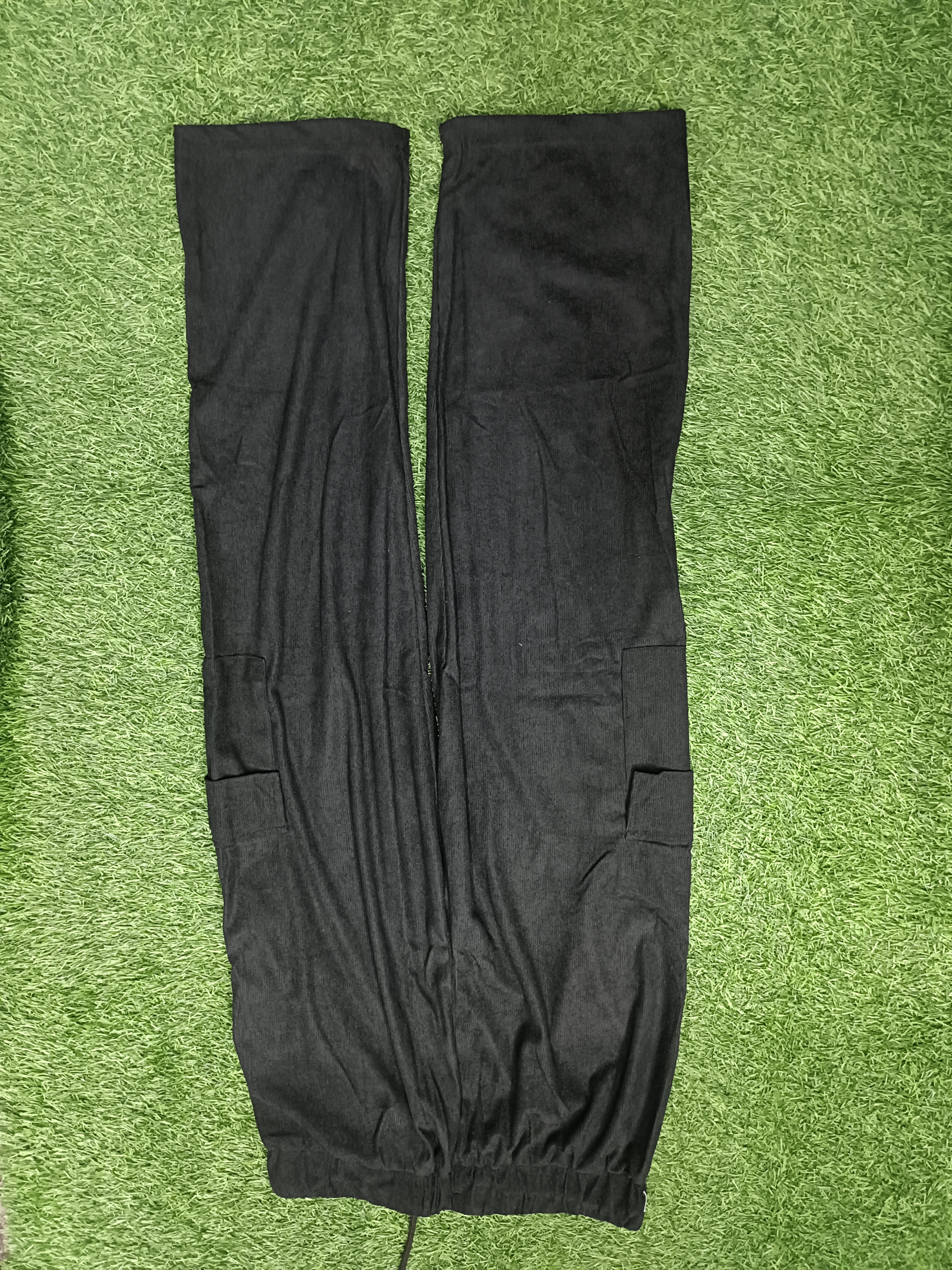 Men's Black Sporty Cargo Track Pants with Zipper Pockets