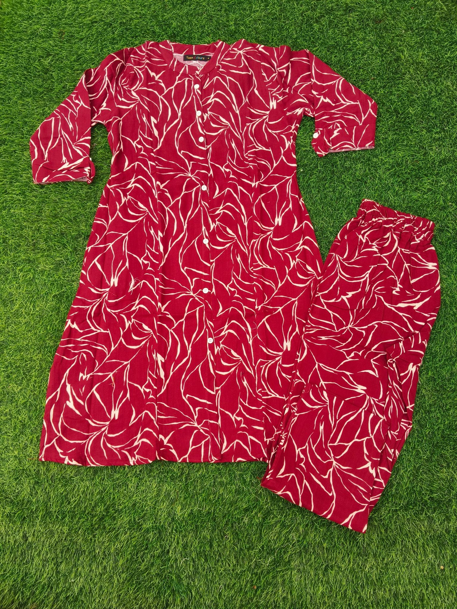 Women's maroon red & cream Princess Cut Kurti & Pant Co-Ord Set with Mandarin Collar and Folded Cuff Sleeves