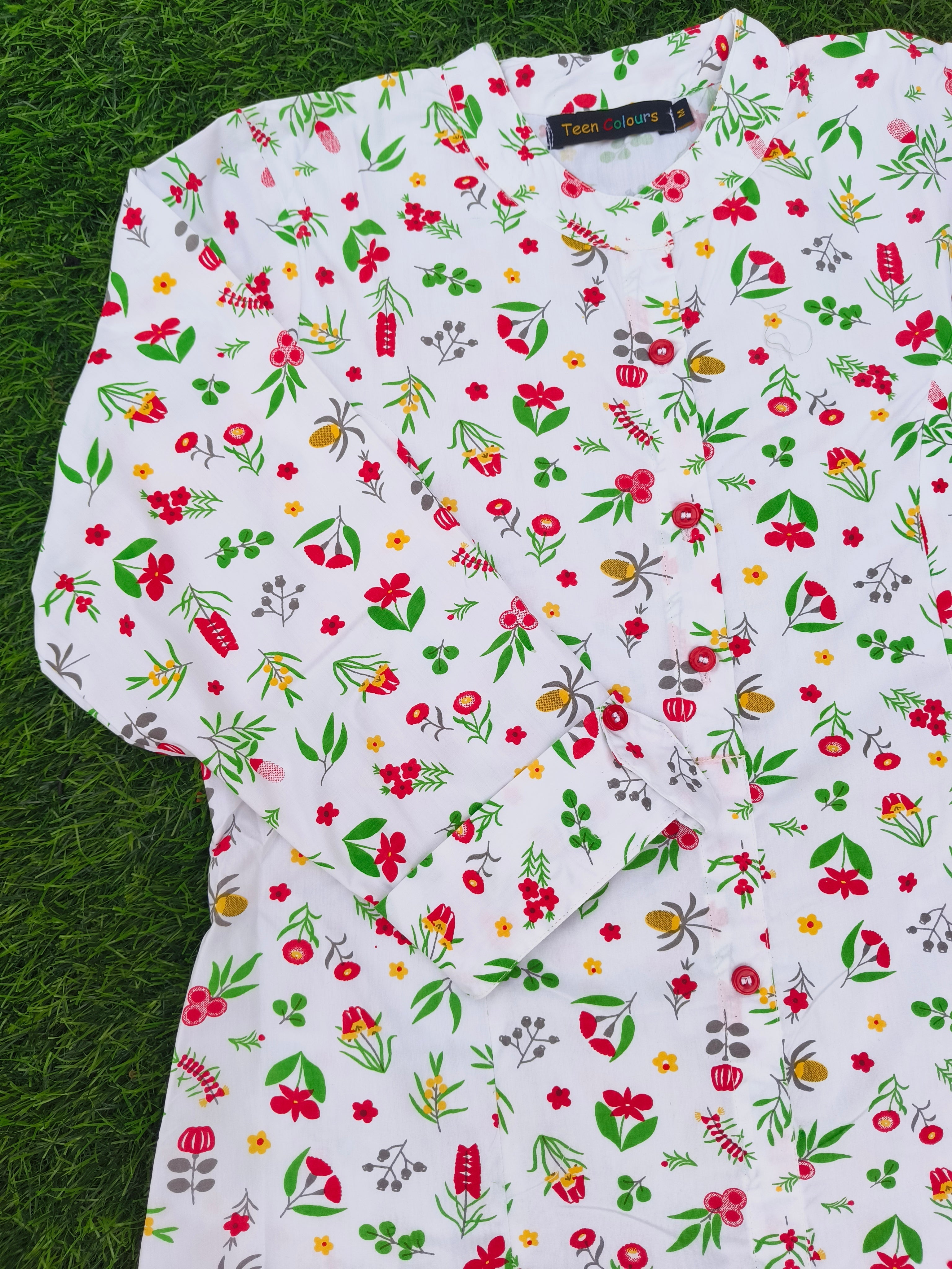 Women's Off-White Floral Print Princess Cut Kurti & Pant Co-Ord Set with Mandarin Collar and Folded Cuff Sleeves