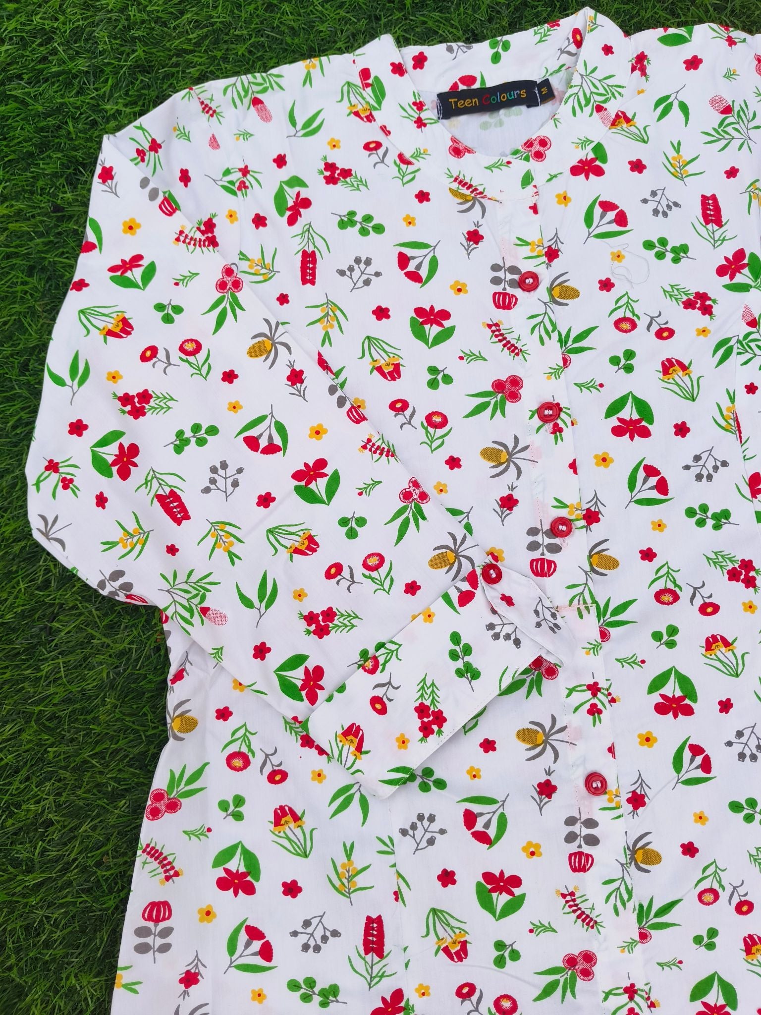 Women's Off-White Floral Print Princess Cut Kurti & Pant Co-Ord Set with Mandarin Collar and Folded Cuff Sleeves