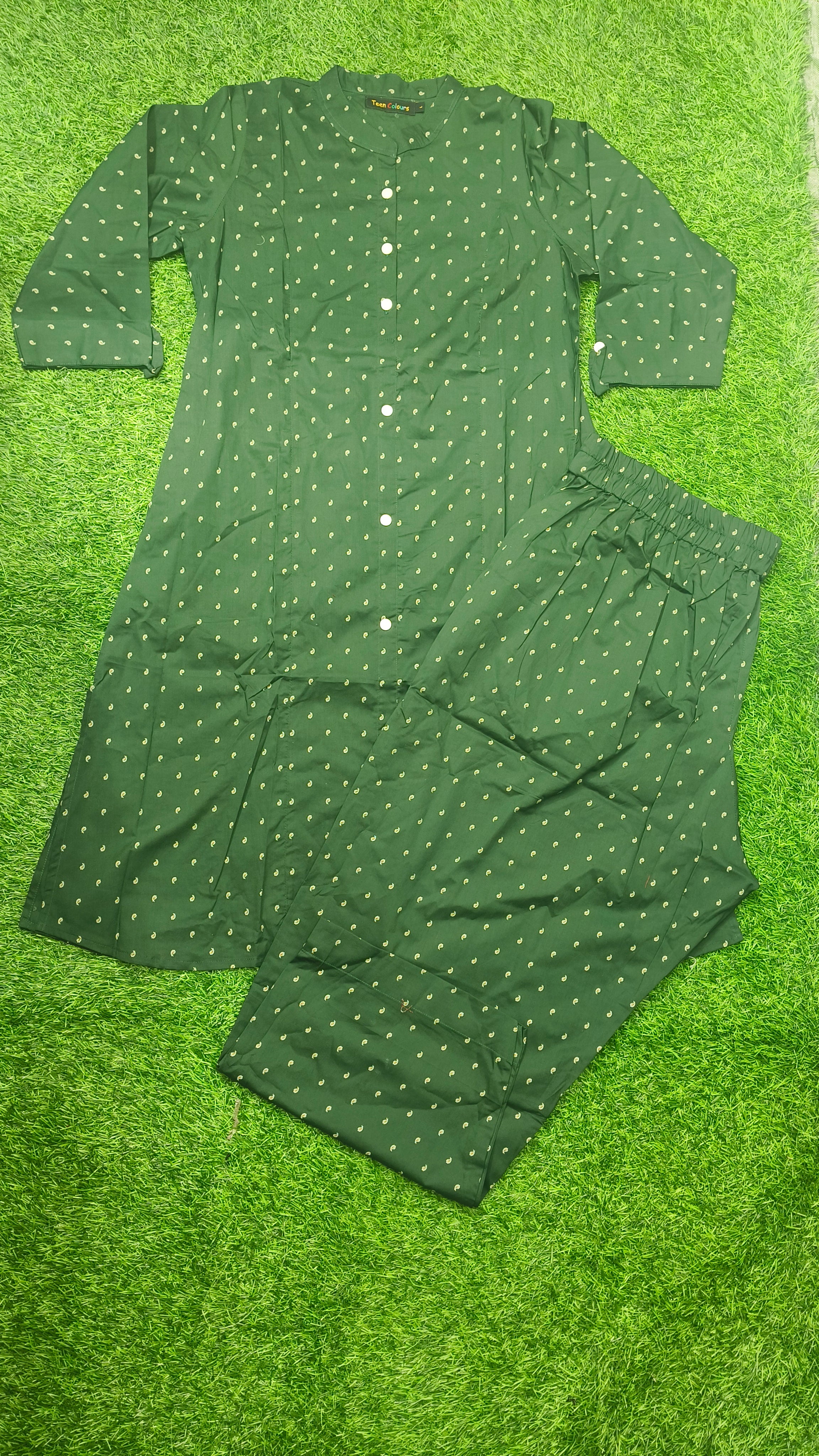 Women's Bottle Green Paisley Print Princess Cut Kurti & Pant Co-Ord Set with Mandarin Collar and Folded Cuff Sleeves