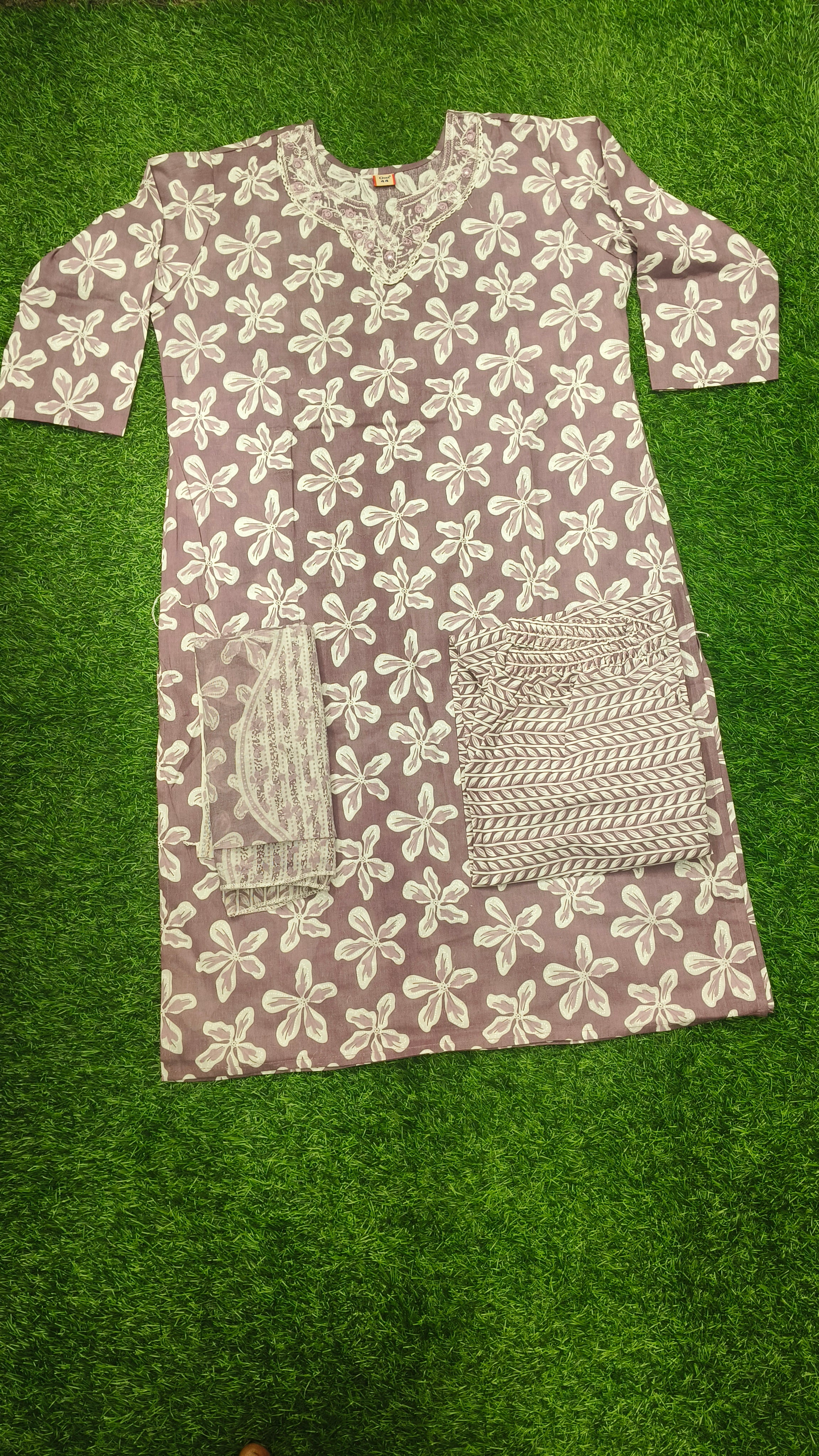 Elegant Mauve and White Floral Printed Cotton 3-Piece Kurti Set
