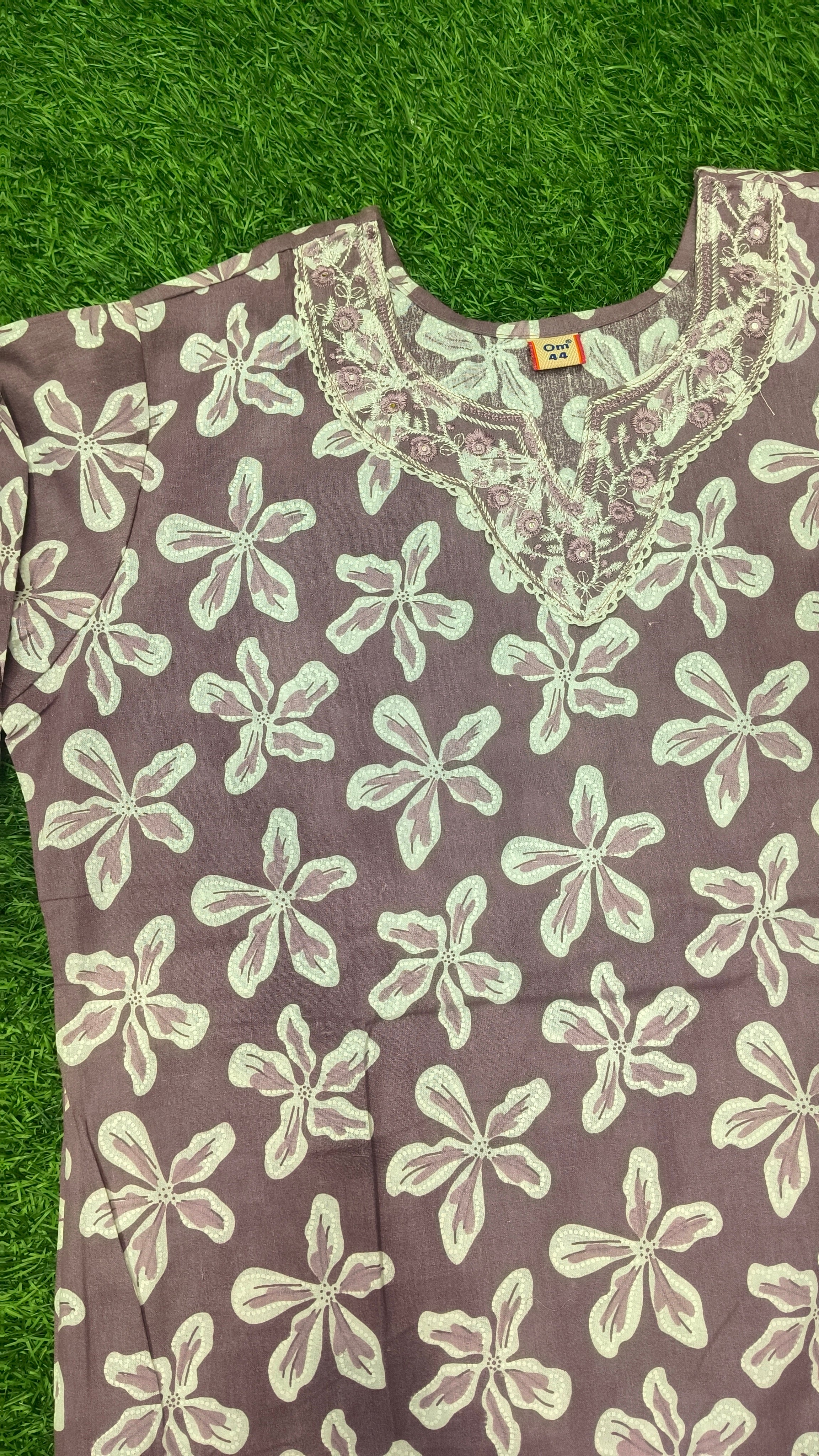 Elegant Mauve and White Floral Printed Cotton 3-Piece Kurti Set