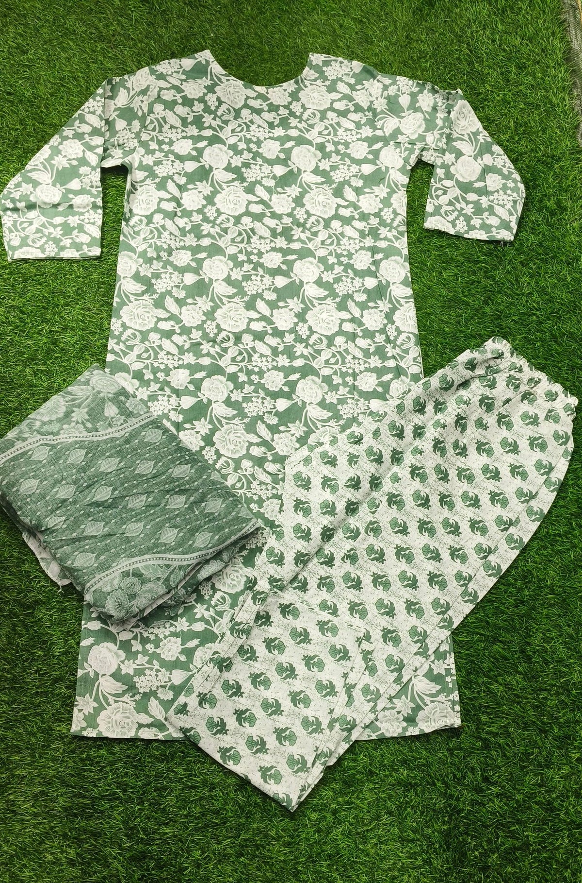 Elegant Green and White Floral Printed Cotton 3-Piece Kurti Set