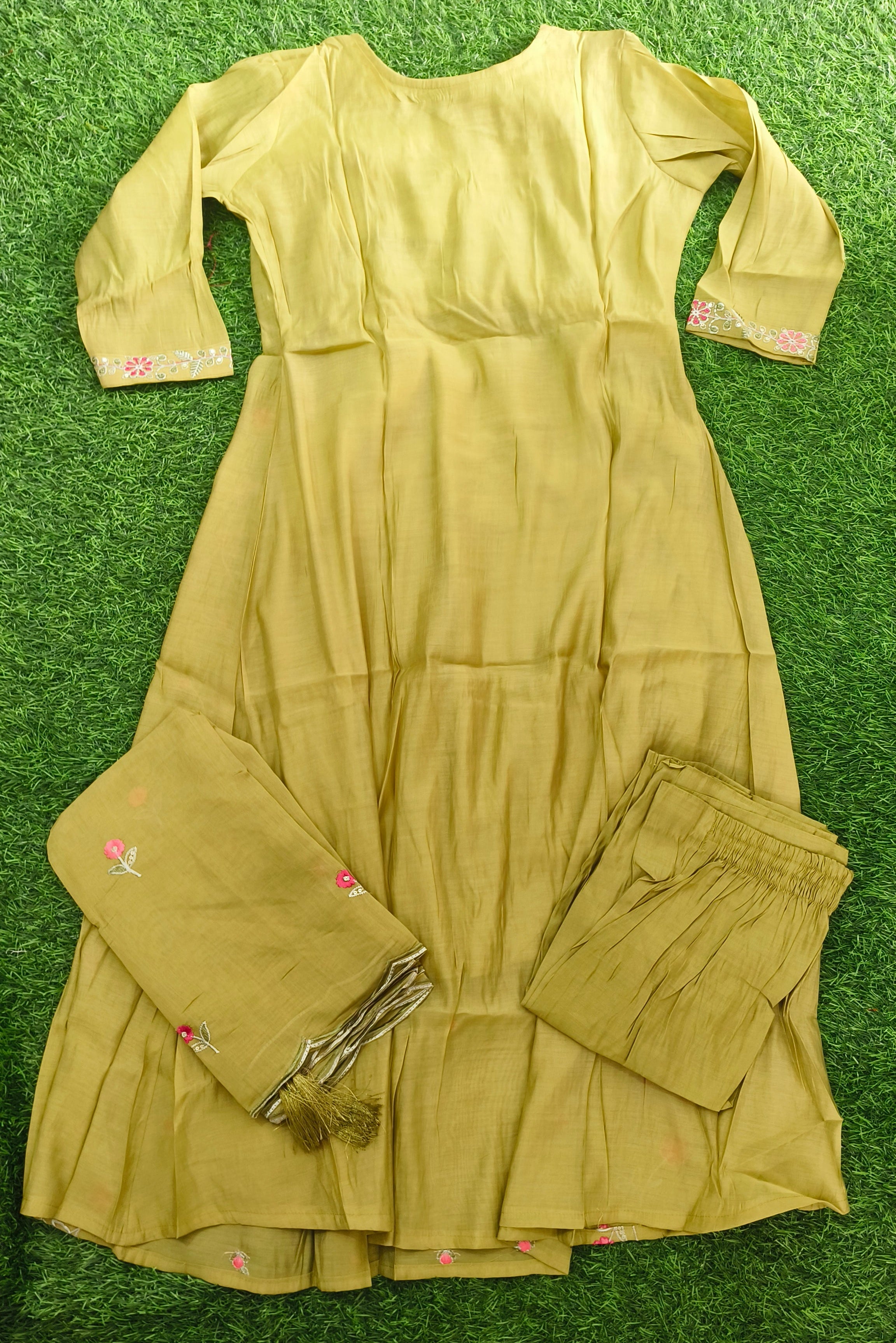 Elegant Olive Green Embroidered Mull chanderi 3-Piece Kurti Set