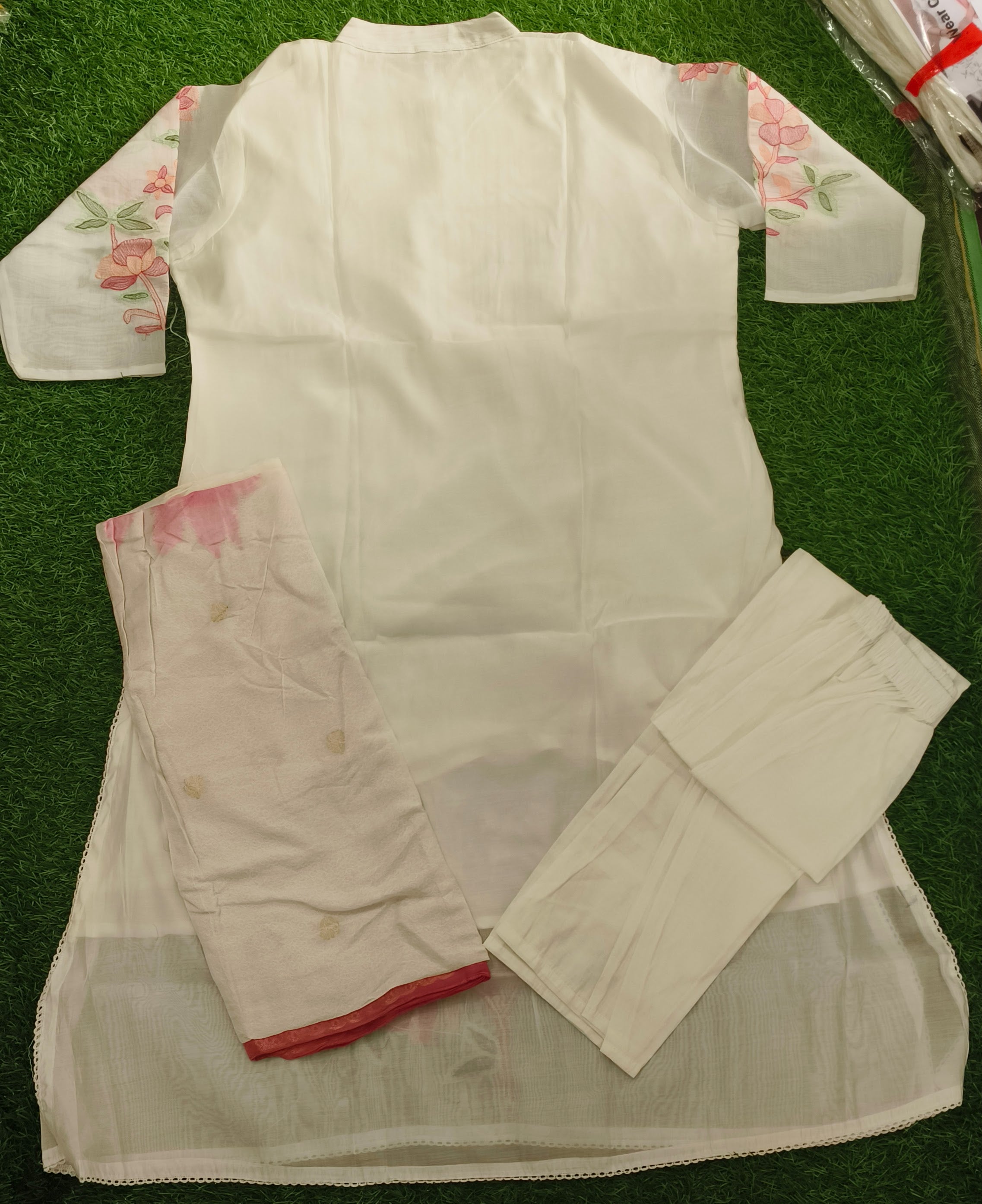Elegant White Embroidered Cotton 3-Piece Kurti Set