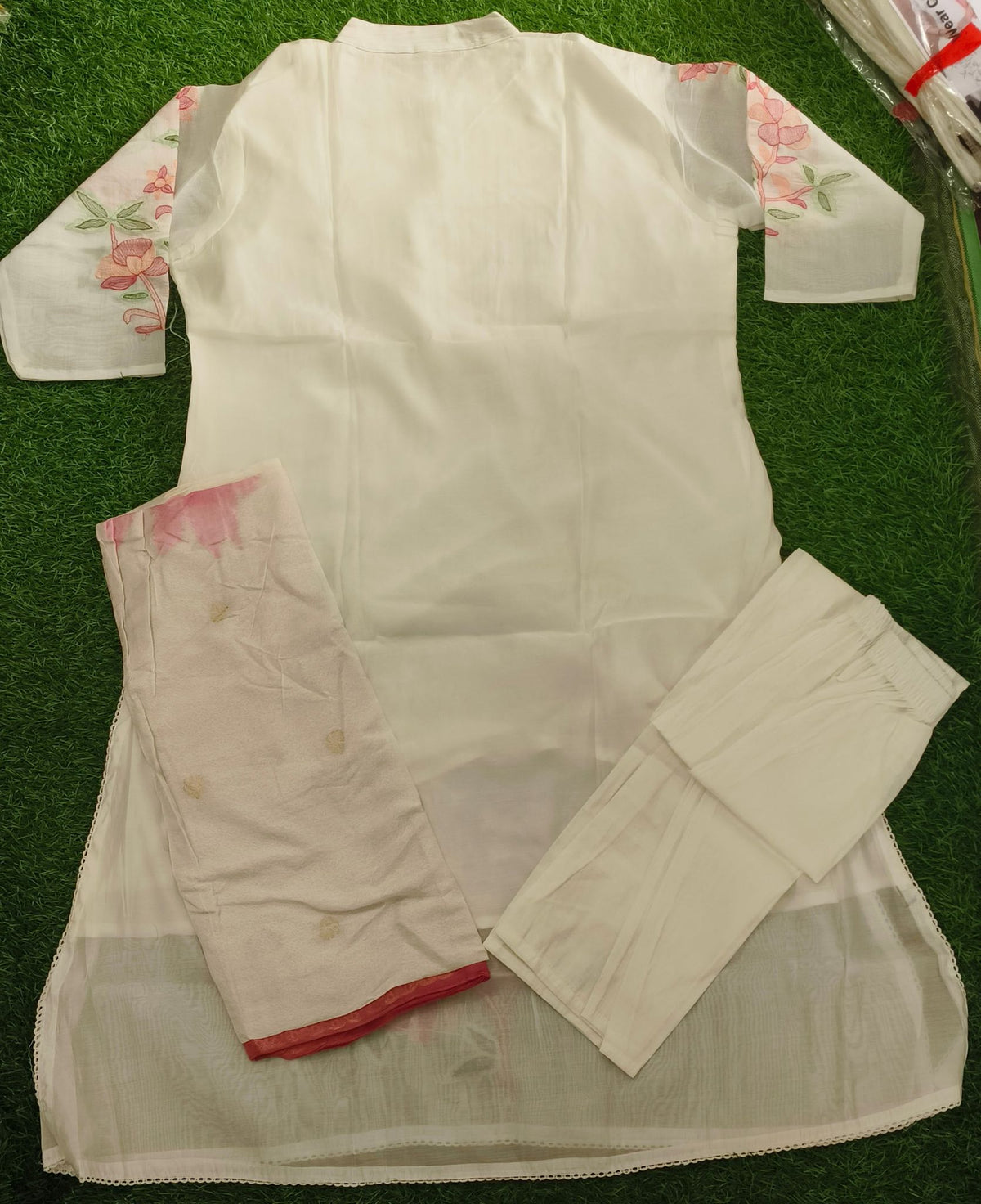 Elegant White Embroidered Cotton 3-Piece Kurti Set