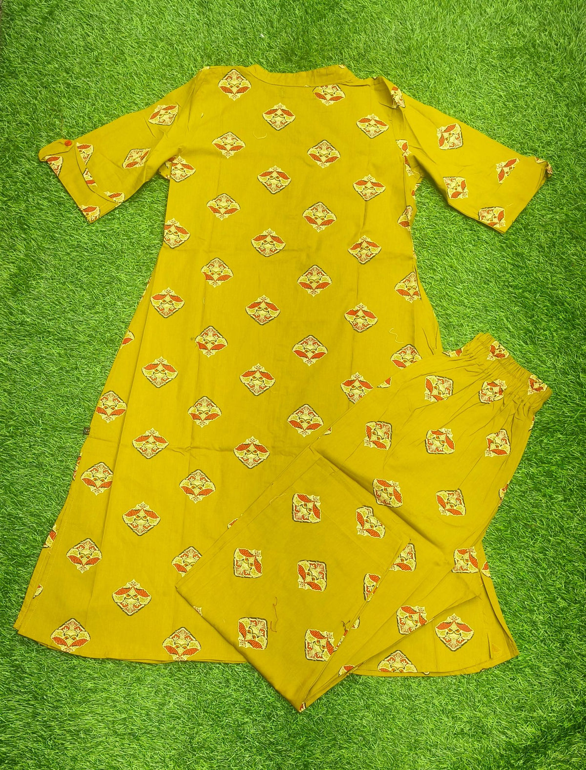 Women's Premium Olive Green Cotton Printed 2-Piece KurtiSet with Chinese Collar, Front Open Buttons, A-Line Princess Cut Top & Straight Pant