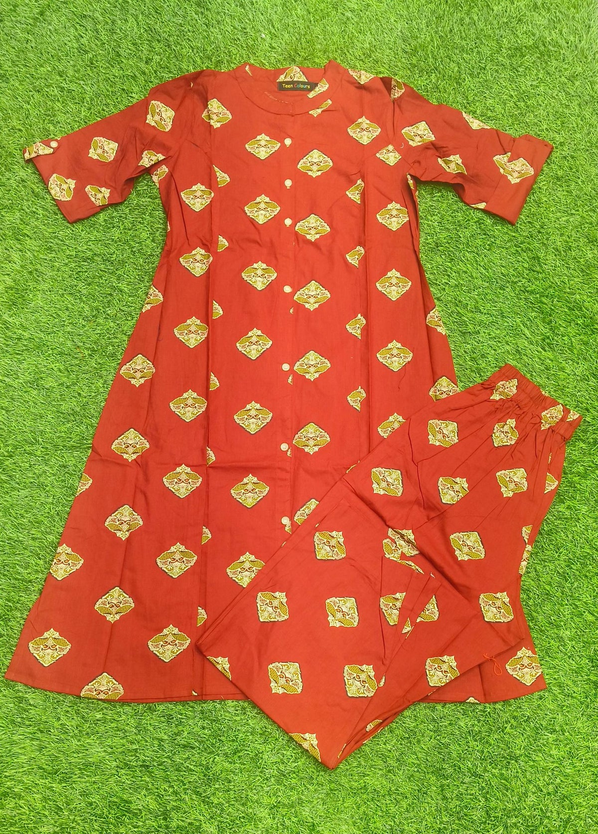 Women's Premium Maroon Red Cotton Printed 2-Piece KurtiSet with Chinese Collar, Front Open Buttons, A-Line Princess Cut Top & Straight Pant