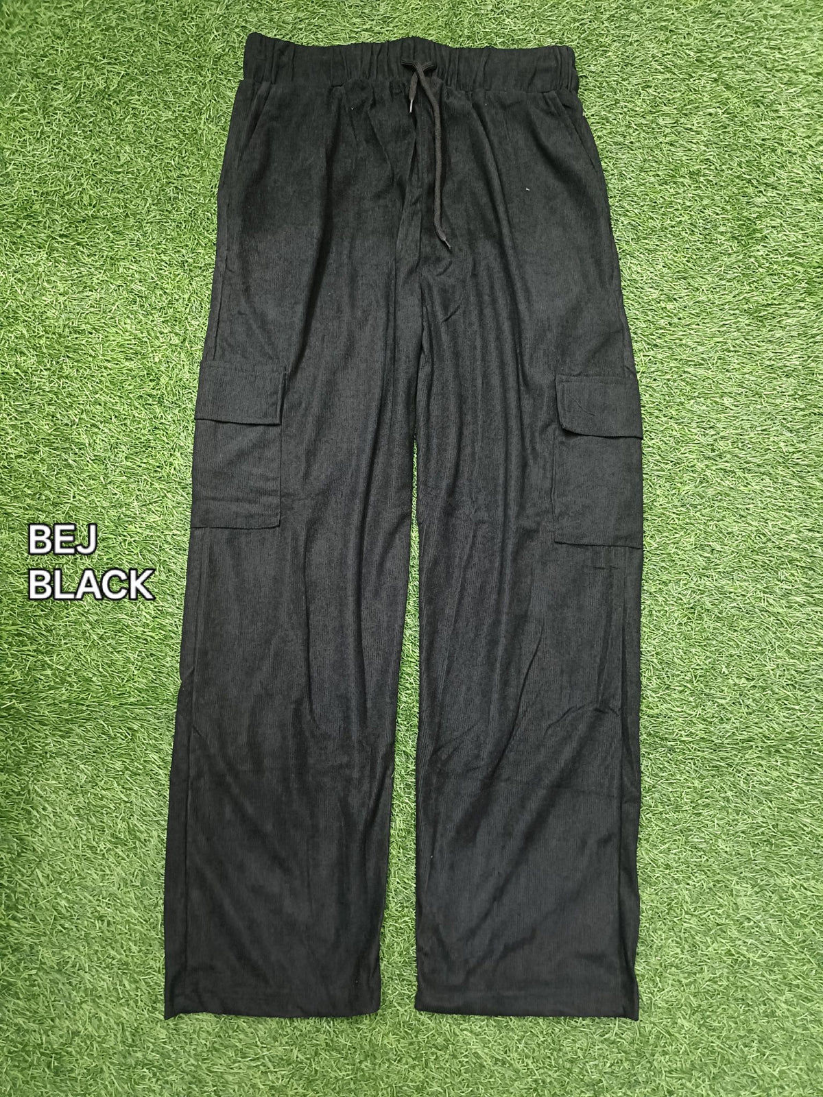 Men's Black Sporty Cargo Track Pants with Zipper Pockets