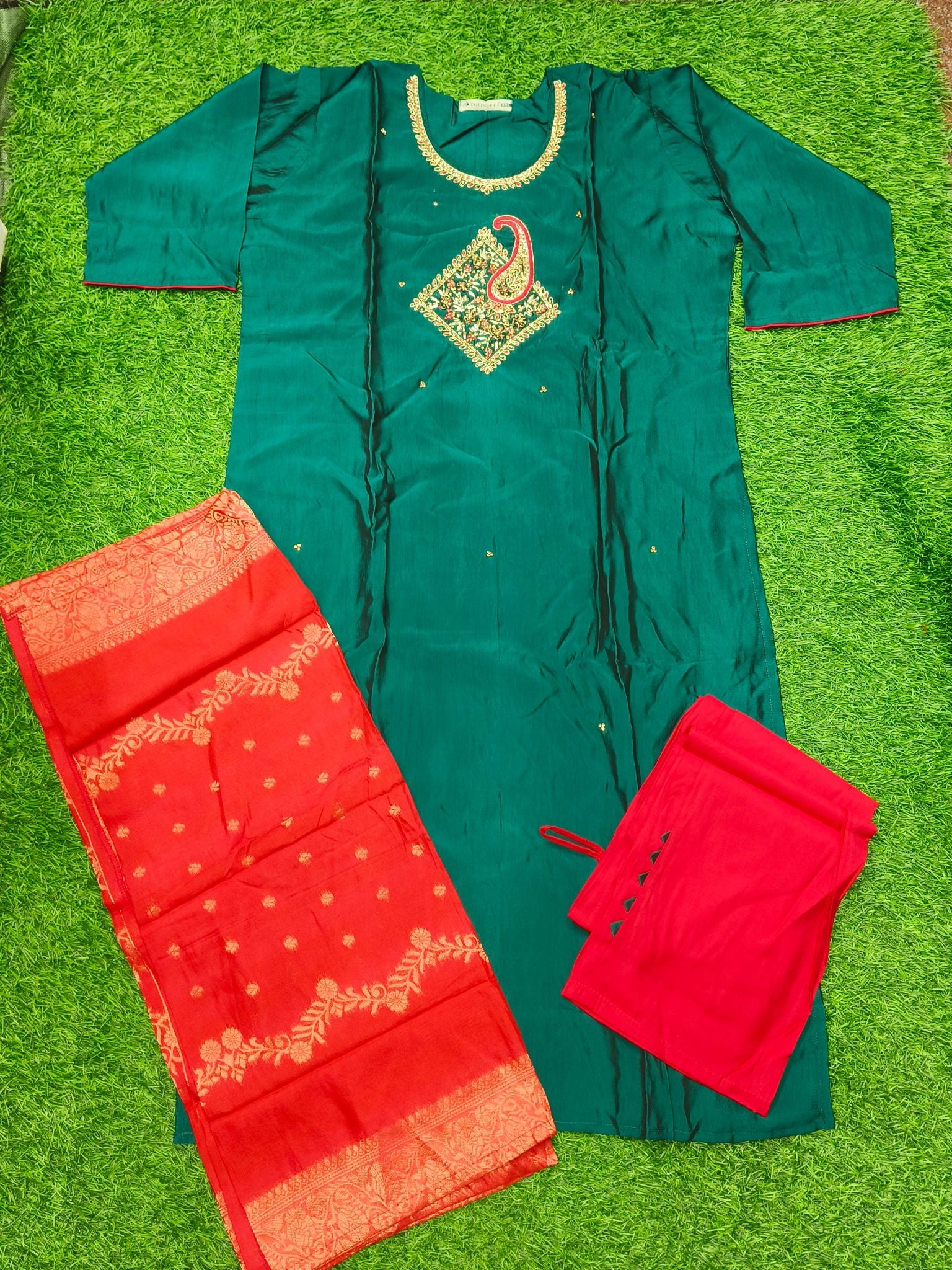 Women's Green Party Wear 3-Piece Kurti Set with embroidery work and 3/4 Sleeves