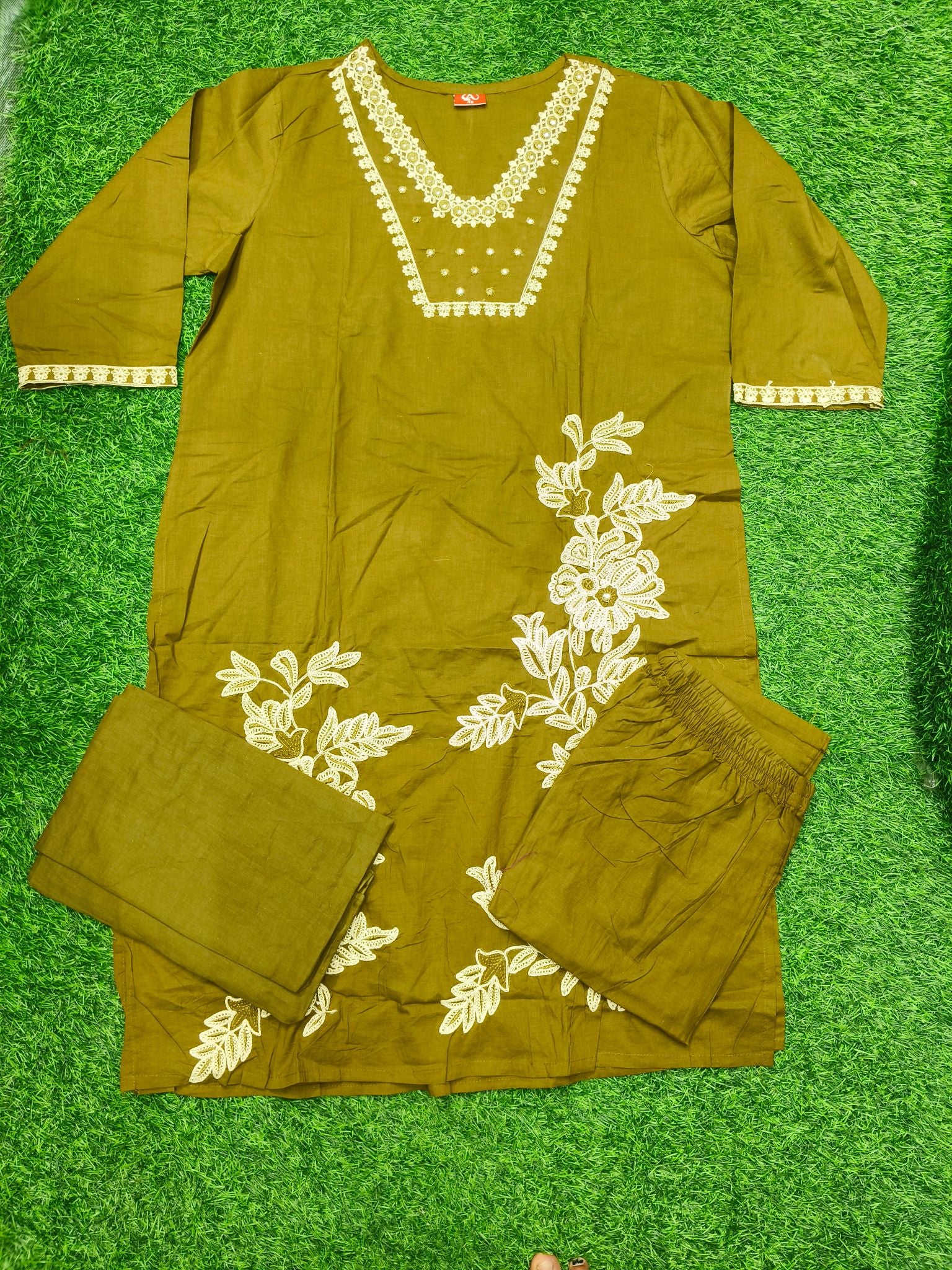 Women's Designer Olive Green 3-Piece Kurti Set with V-Neck and 3/4 Sleeves