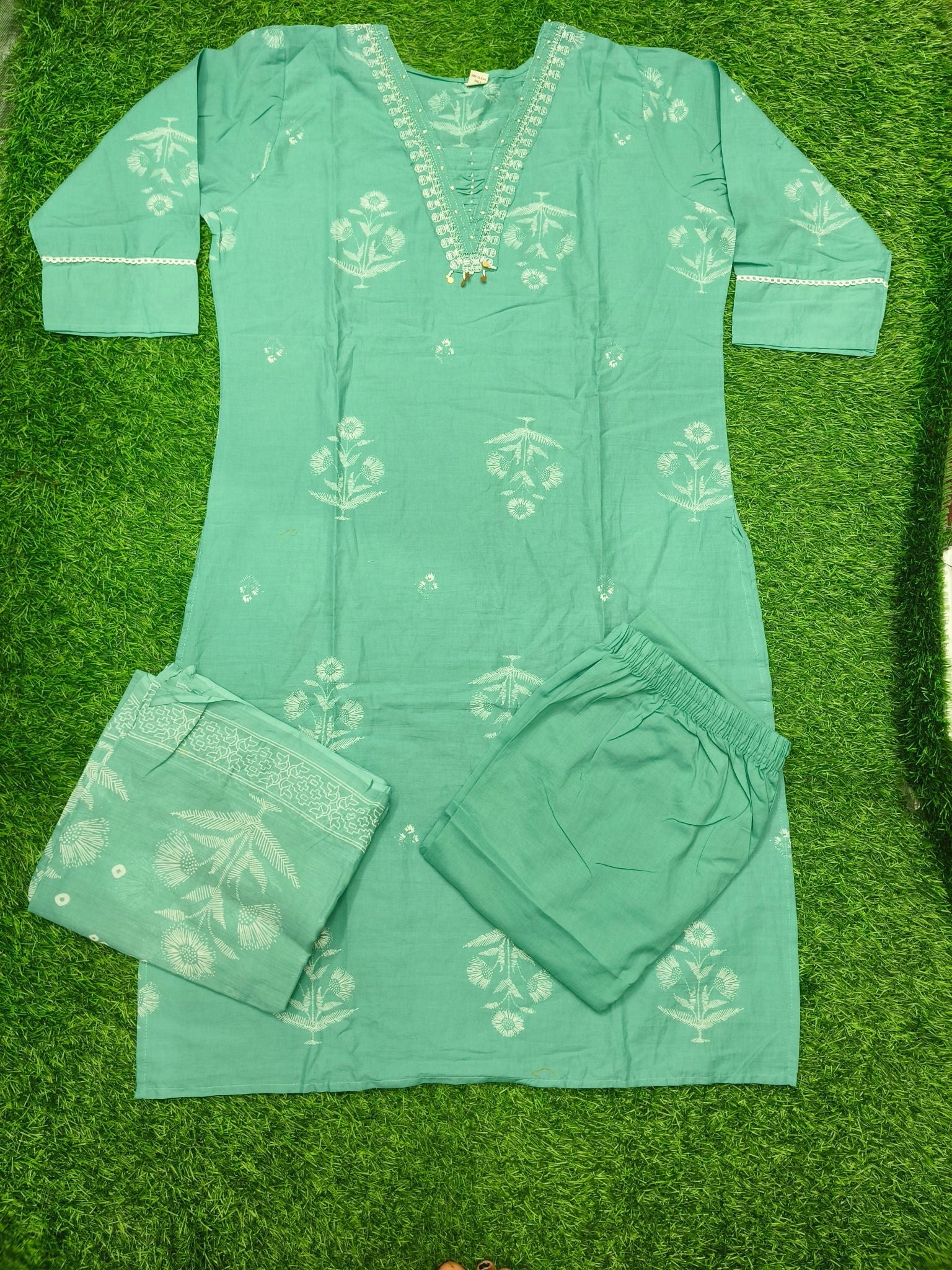 Women's Premium Light Green V-Neck 3-Piece Kurti Set with Embroidered Detailing