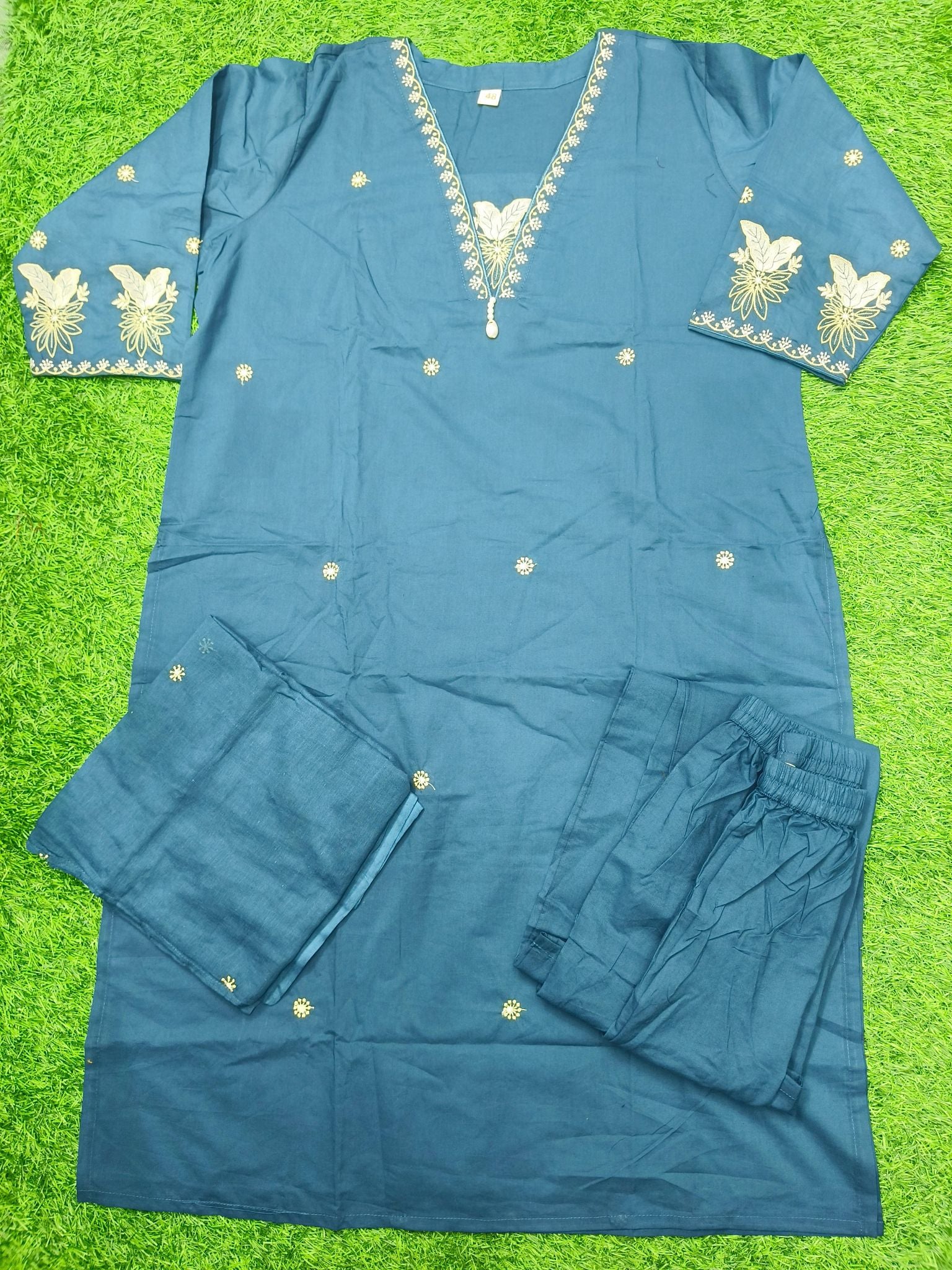 Women's Teal Blue Ethnic 3-Piece Kurti Set with V-Slit, Embroidered Border and 3/4 Sleeves