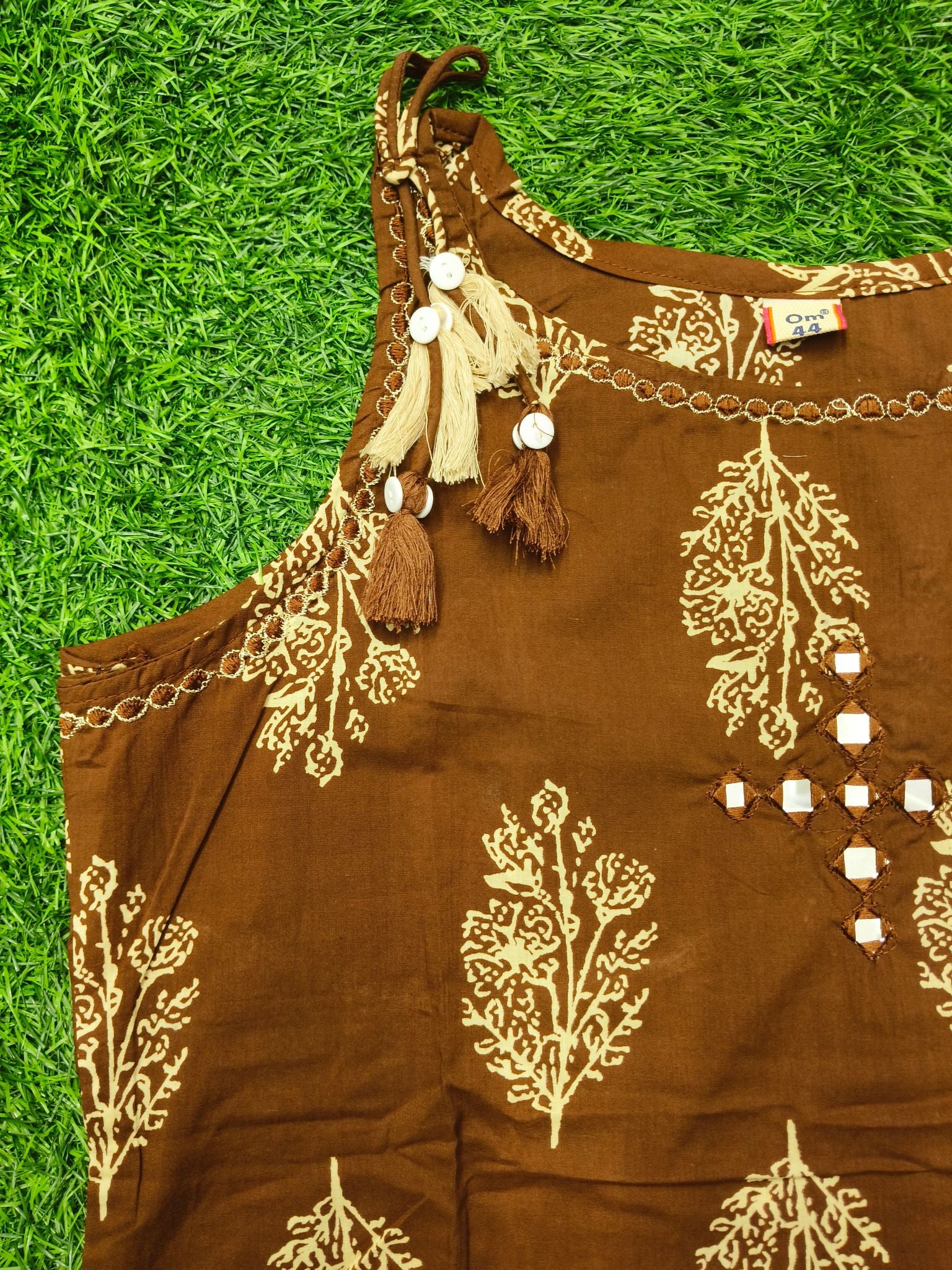 Women's Designer Brown Sleeveless Floral Print 2-Piece Kurti Set