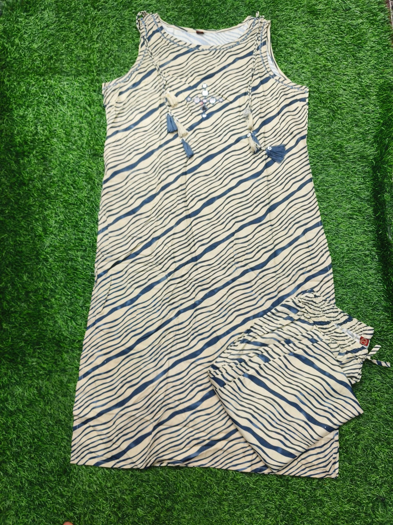 Women's Elegant Cream 2-Piece Kurti with Decorative Neckline