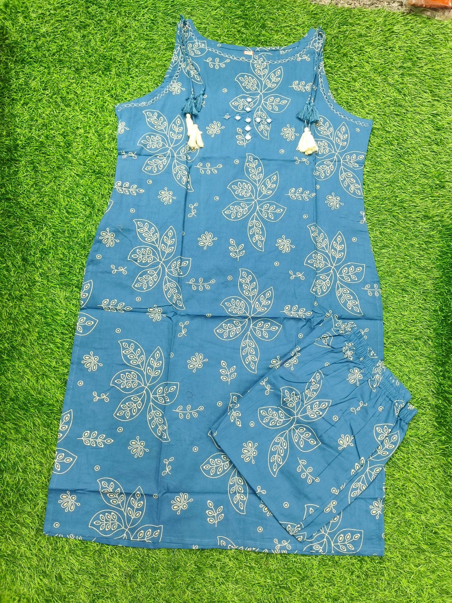 Women's Teal Blue 2-Piece Kurta Set with Thread embroidery work and White Mirror Work