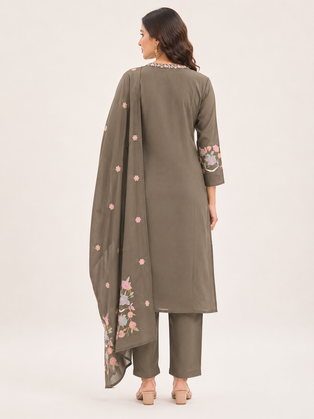 Women's Traditional Cream Kurti 3-Piece Set with V-Neck embroidery work