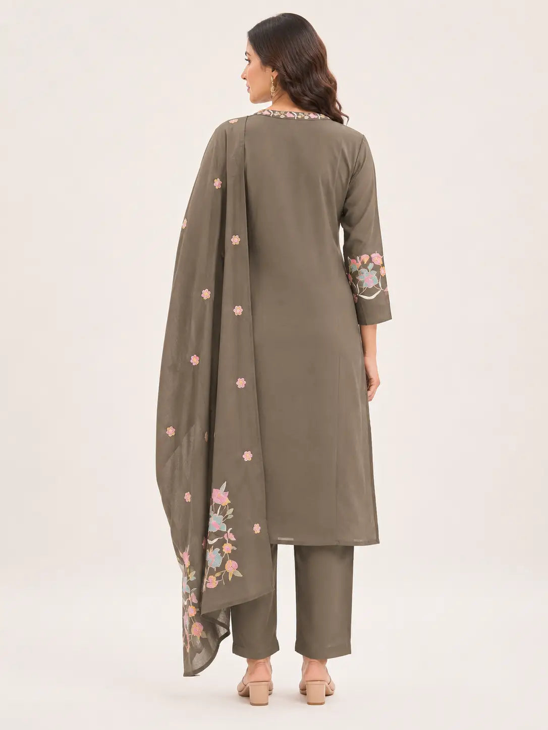 Women's Traditional Cream Kurti 3-Piece Set with V-Neck embroidery work