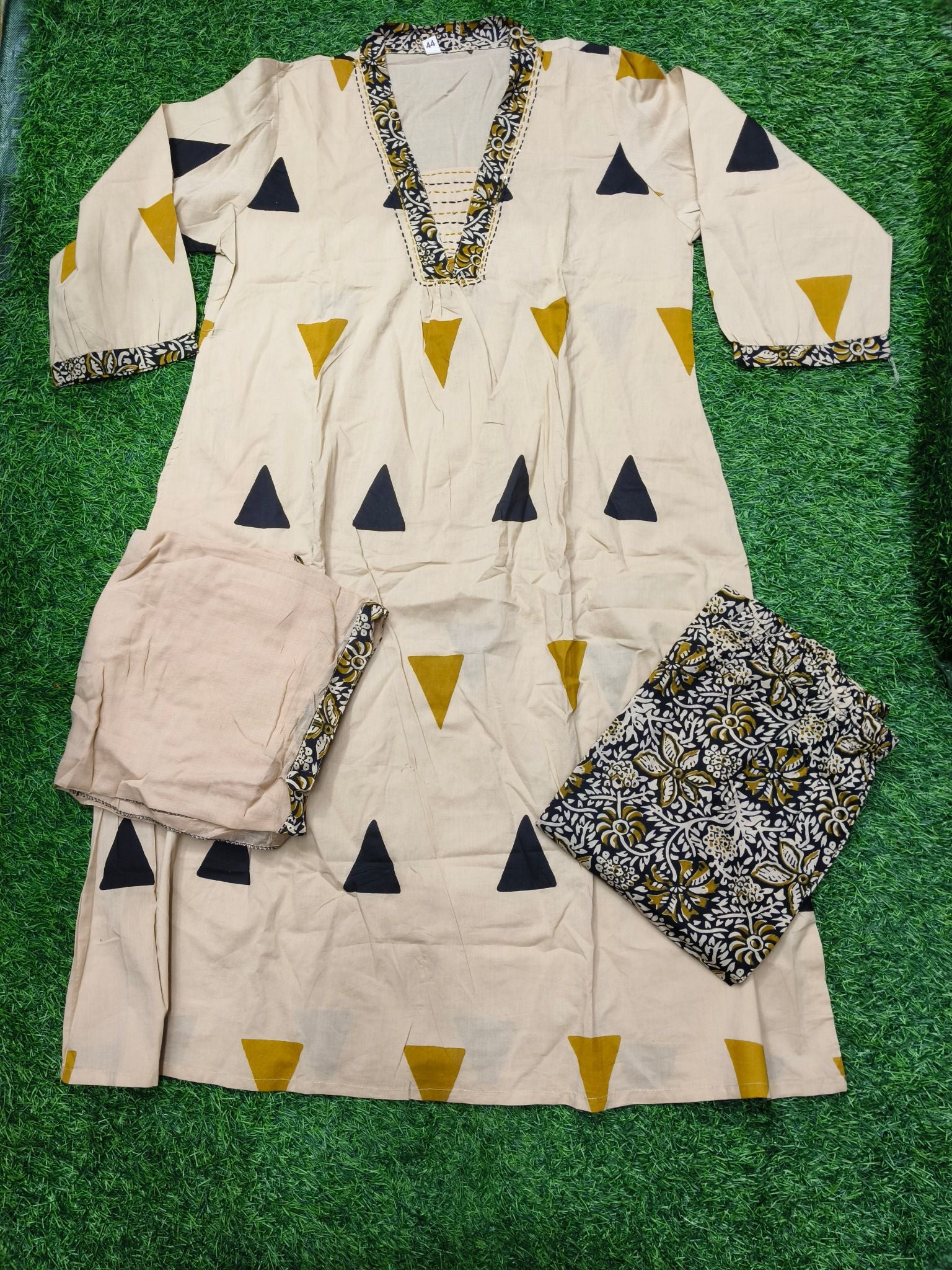 Women's Designer Cream 3-Piece Kurti Set with Printed V-Neck and 3/4 Sleeves