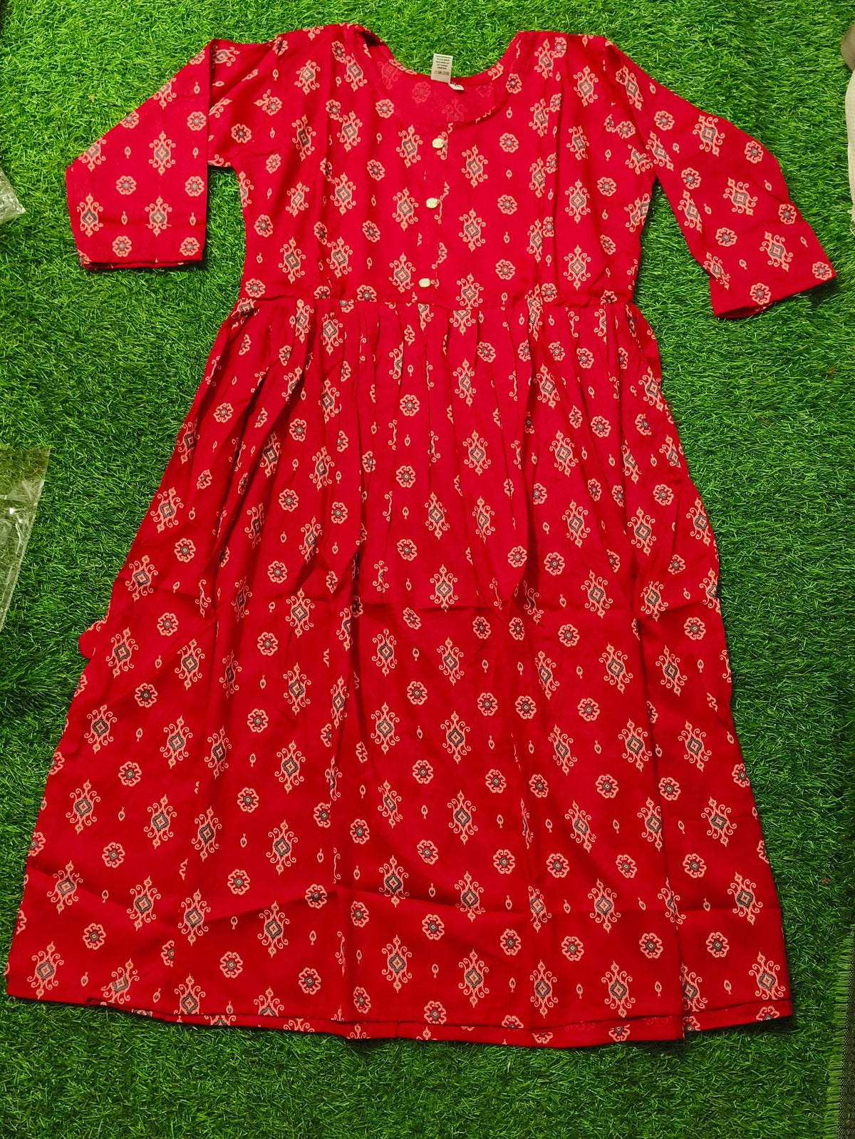 Heavy Two-Tone Print Rose and cream Rayon Feeding Kurti with Adjustable Waist Tie